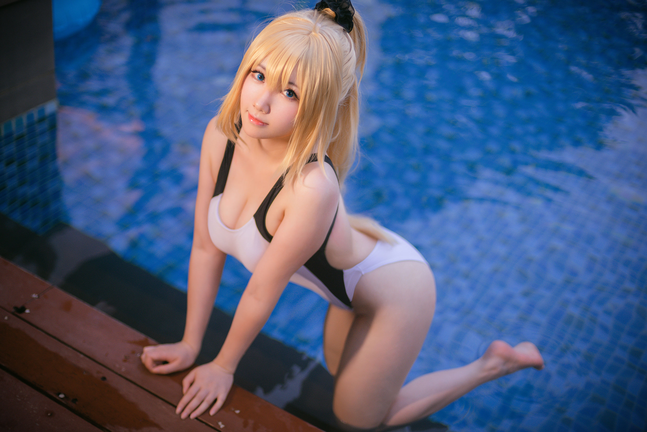 [网红COSER] 微肉感萌妹是本末末 - 贞德