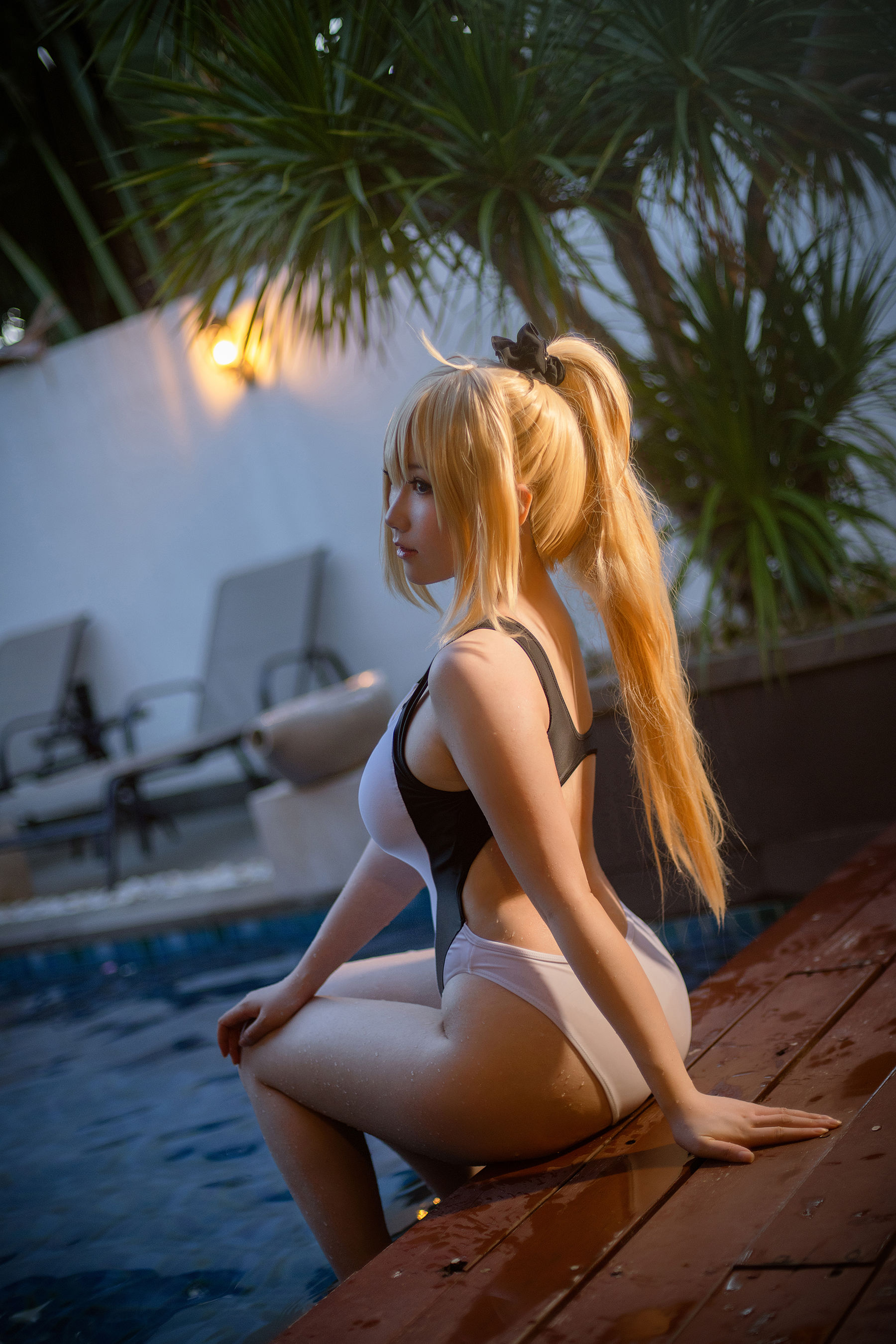 [网红COSER] 微肉感萌妹是本末末 - 贞德