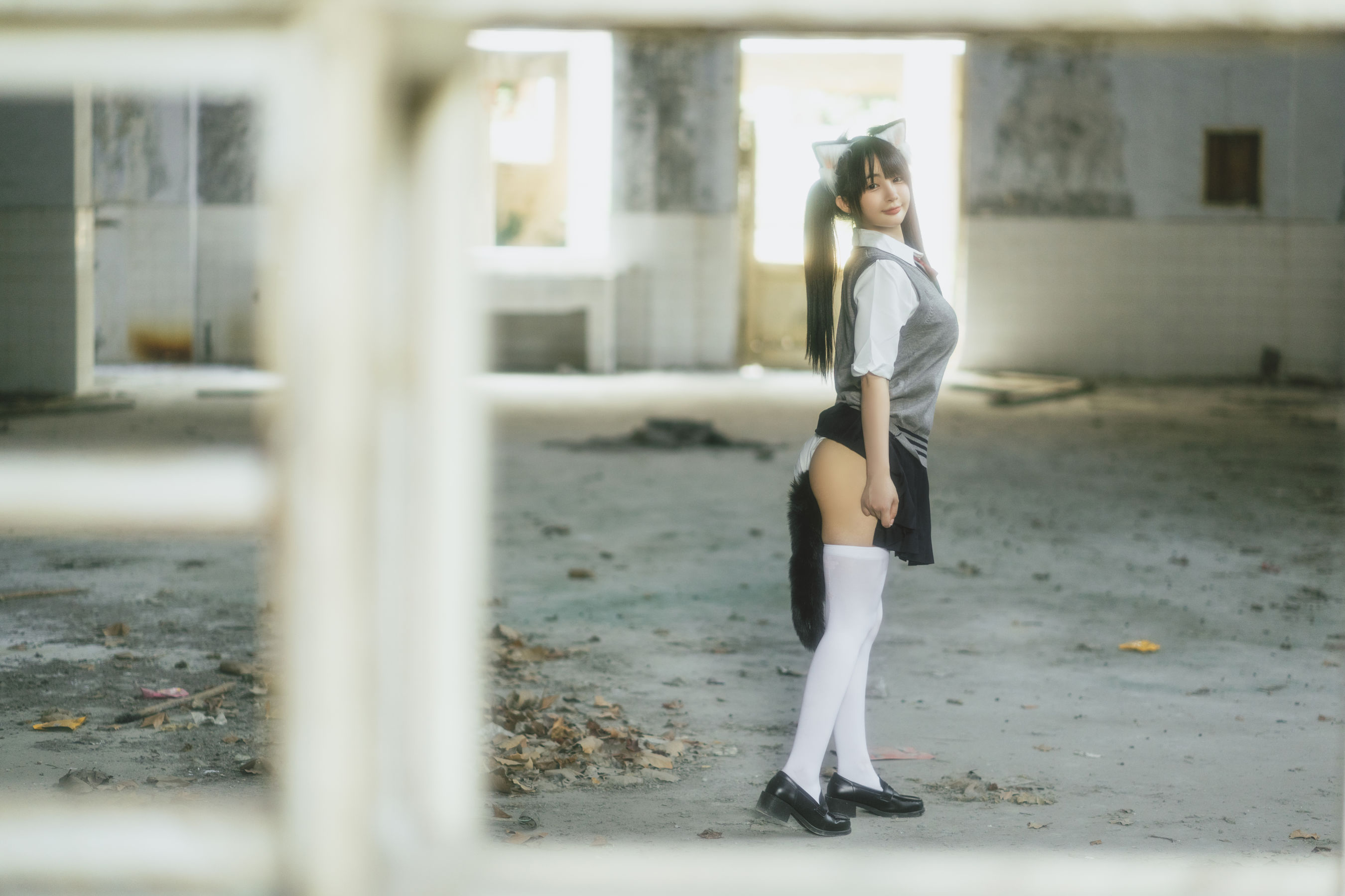[网红COSER] 桜井宁宁 - 废墟JK