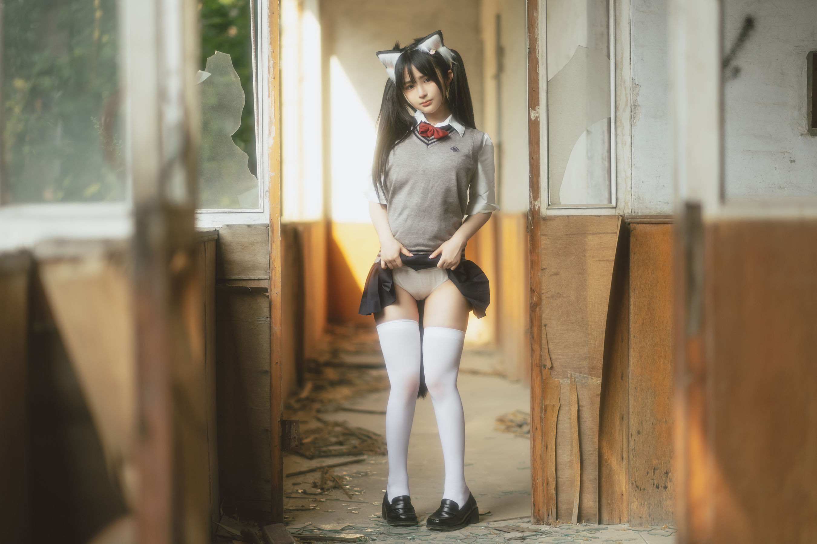 [网红COSER] 桜井宁宁 - 废墟JK