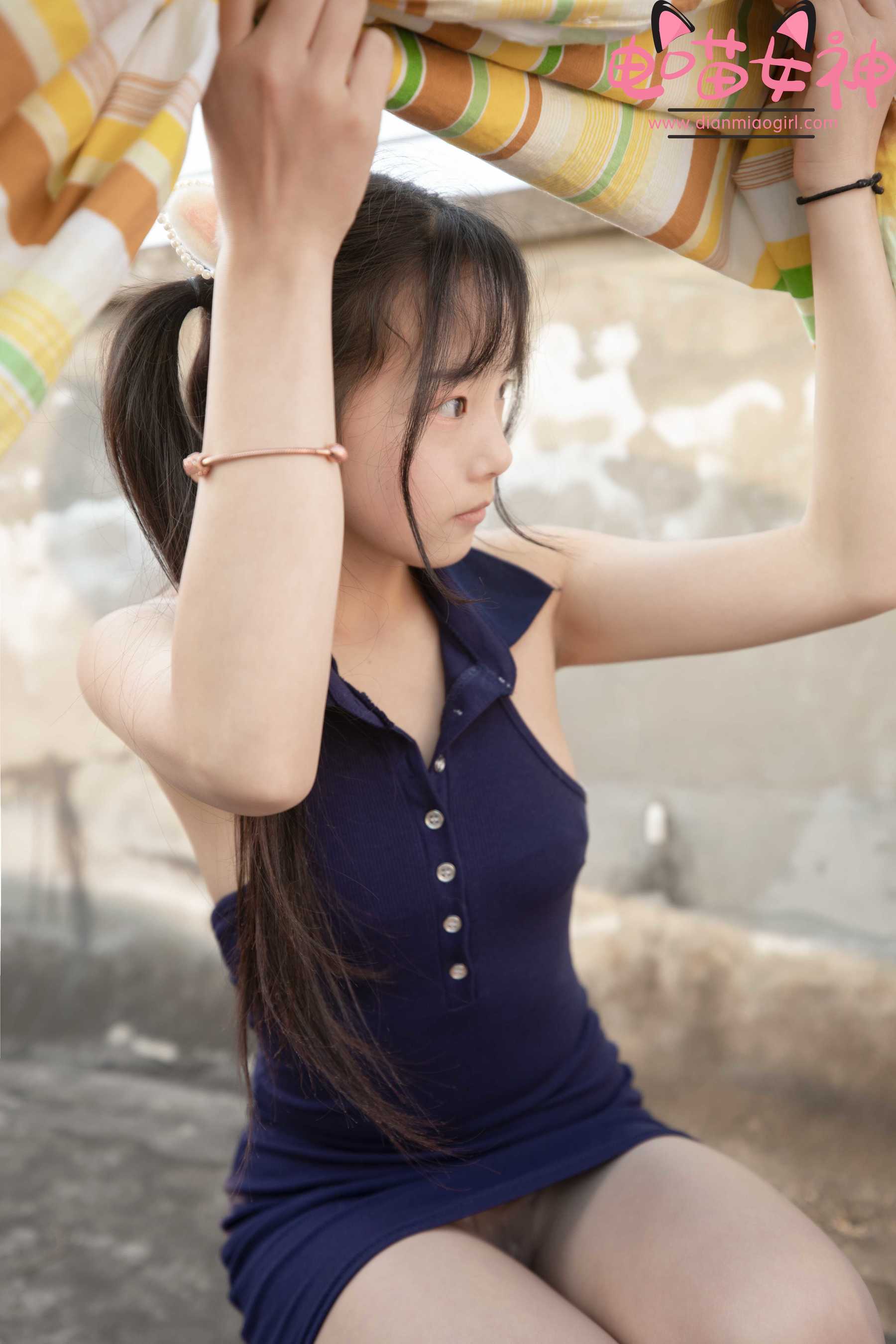 [网红COSER] 电喵女神 - 灵唯 天台