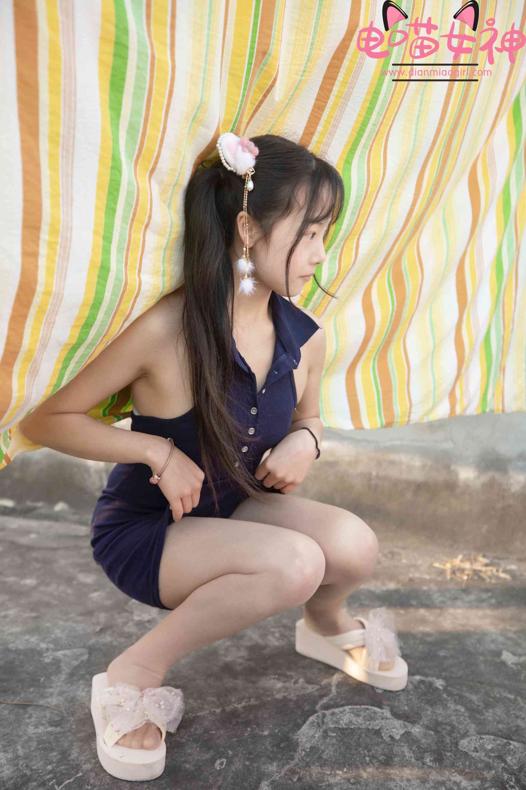 [网红COSER] 电喵女神 - 灵唯 天台