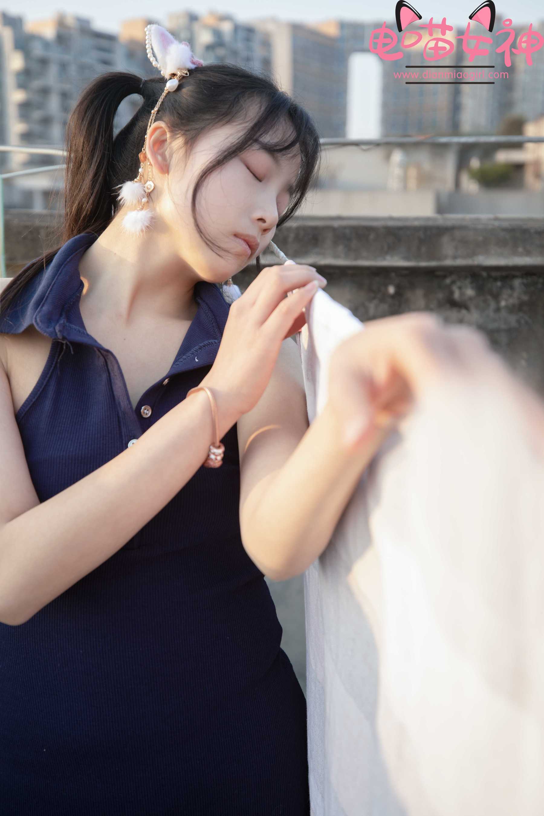[网红COSER] 电喵女神 - 灵唯 天台