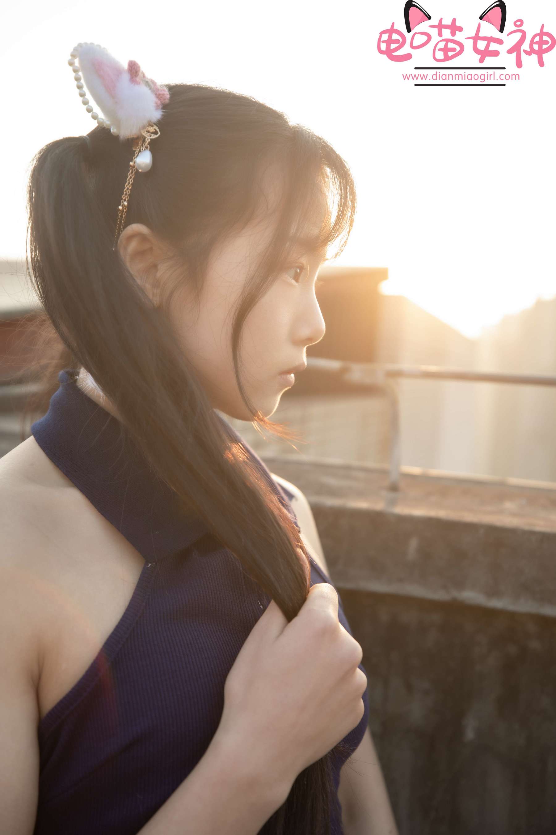 [网红COSER] 电喵女神 - 灵唯 天台