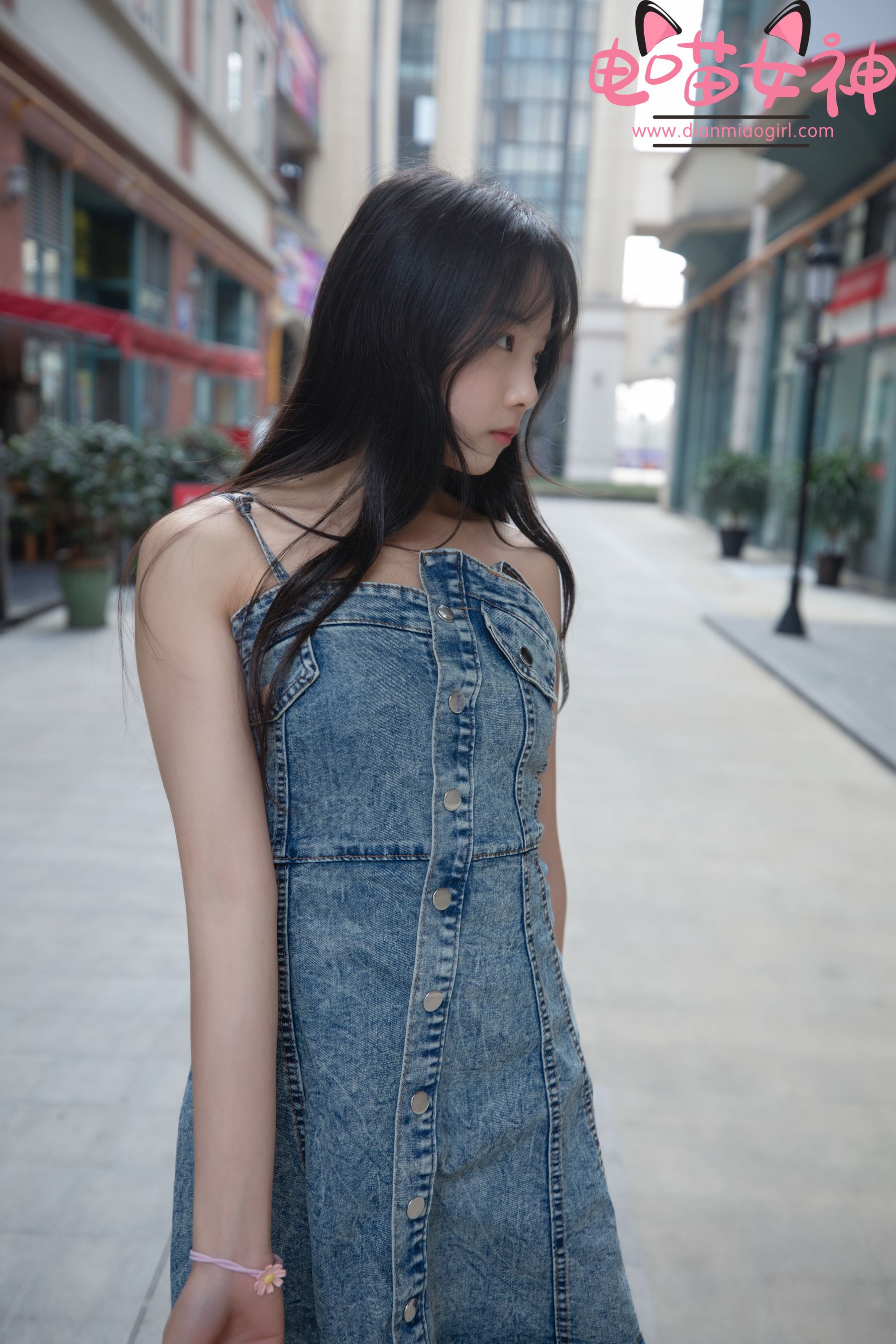[网红COSER] 电喵女神 - 灵唯 稚嫩小白鞋