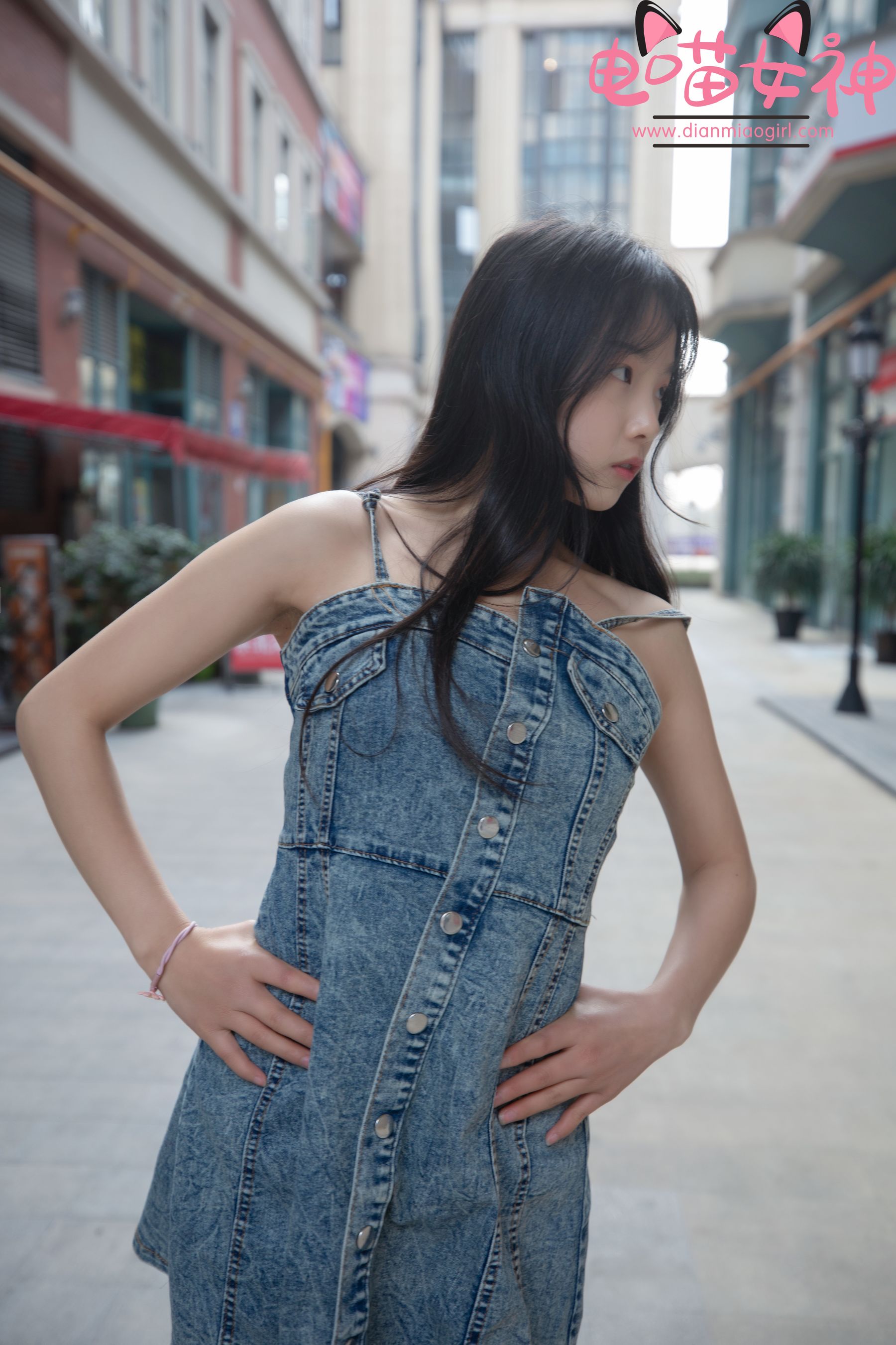 [网红COSER] 电喵女神 - 灵唯 稚嫩小白鞋
