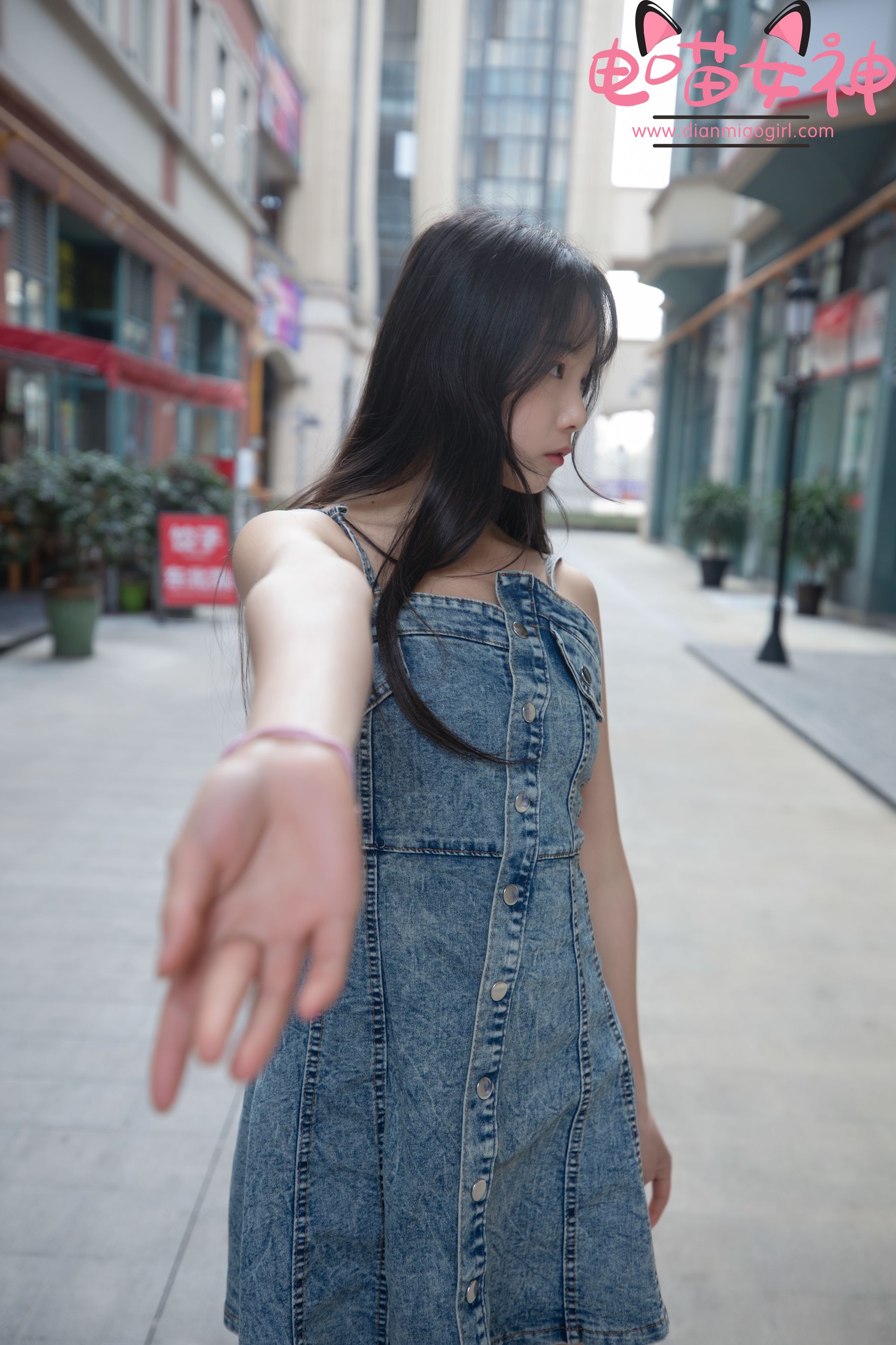 [网红COSER] 电喵女神 - 灵唯 稚嫩小白鞋
