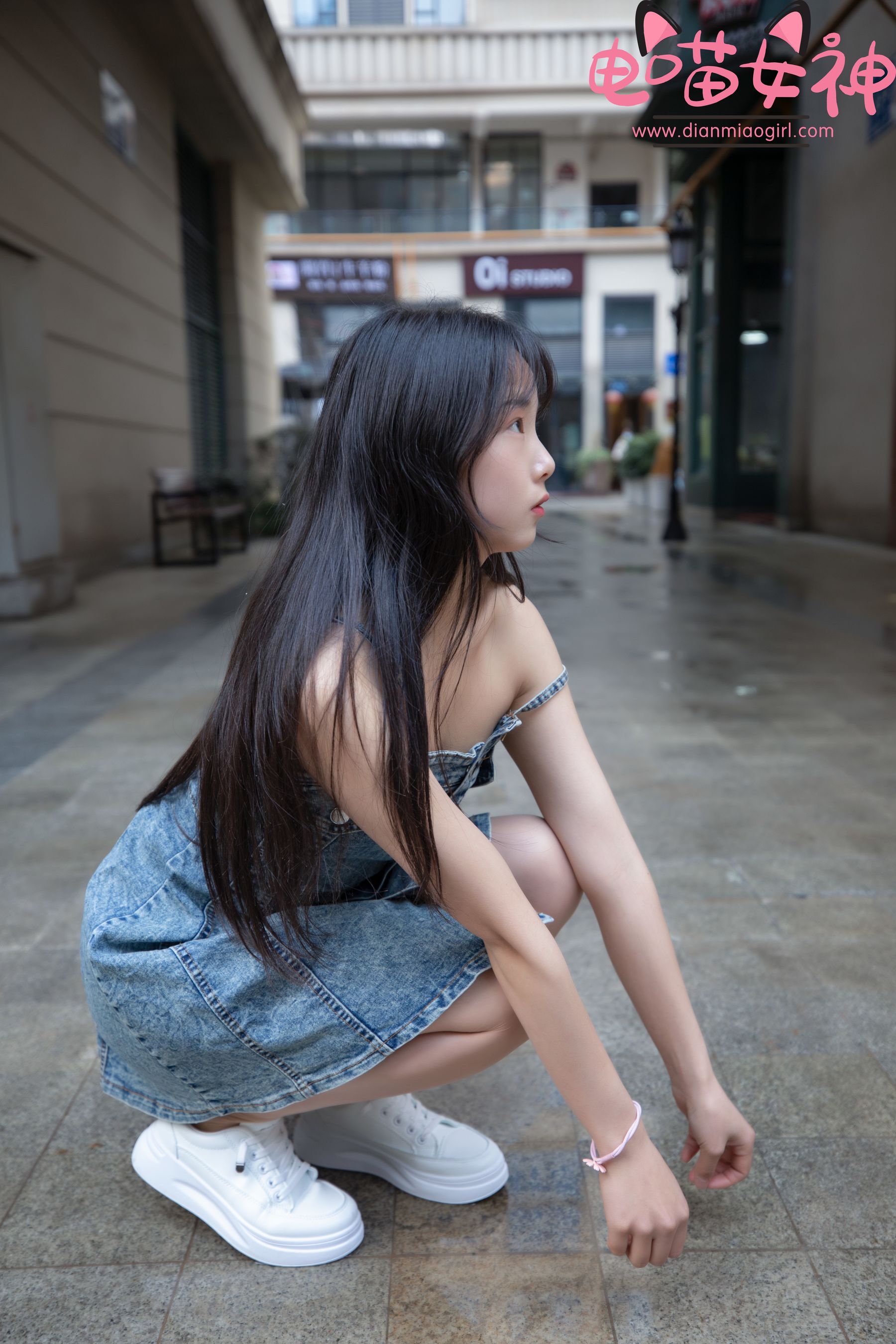 [网红COSER] 电喵女神 - 灵唯 稚嫩小白鞋