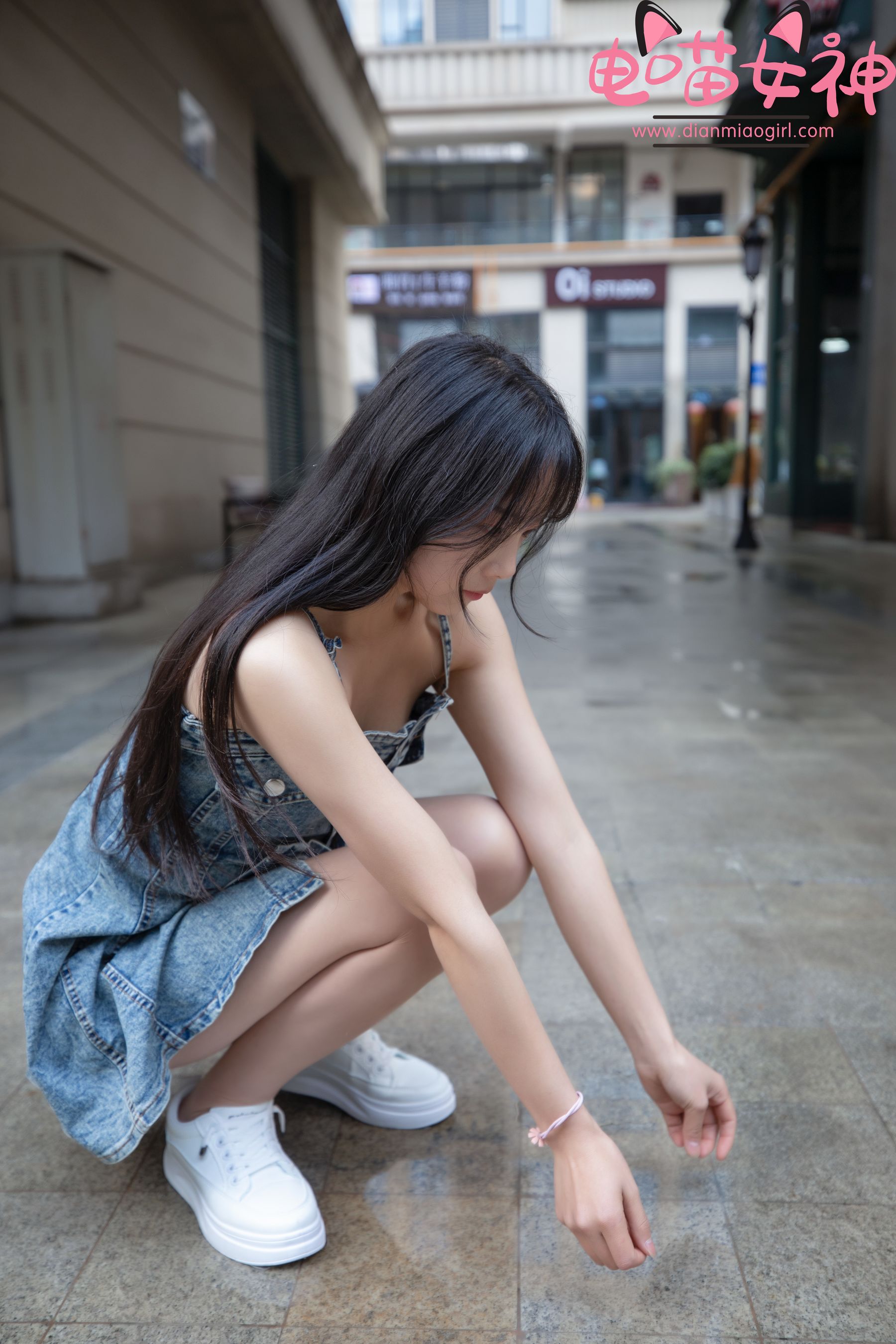 [网红COSER] 电喵女神 - 灵唯 稚嫩小白鞋