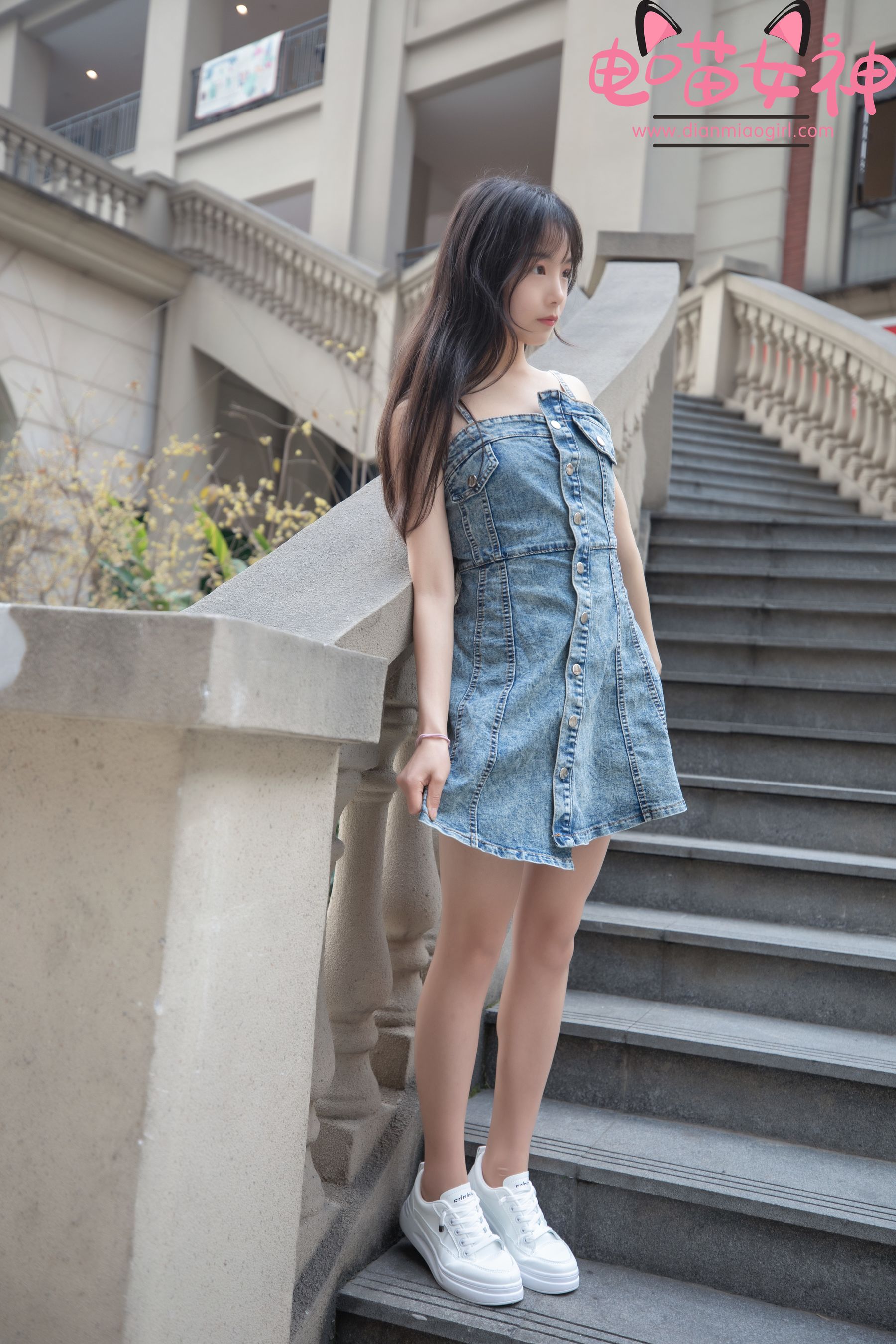 [网红COSER] 电喵女神 - 灵唯 稚嫩小白鞋