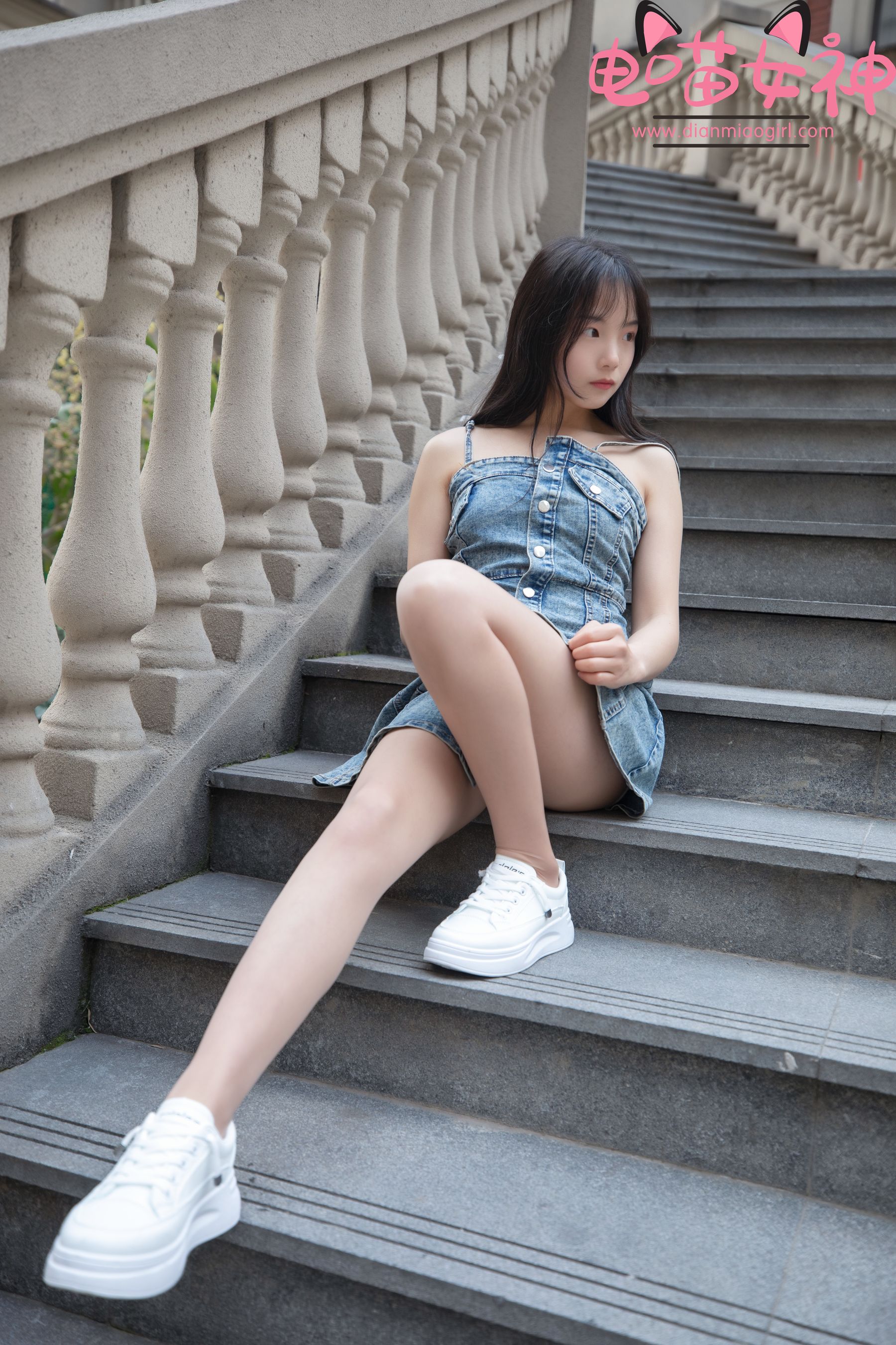 [网红COSER] 电喵女神 - 灵唯 稚嫩小白鞋