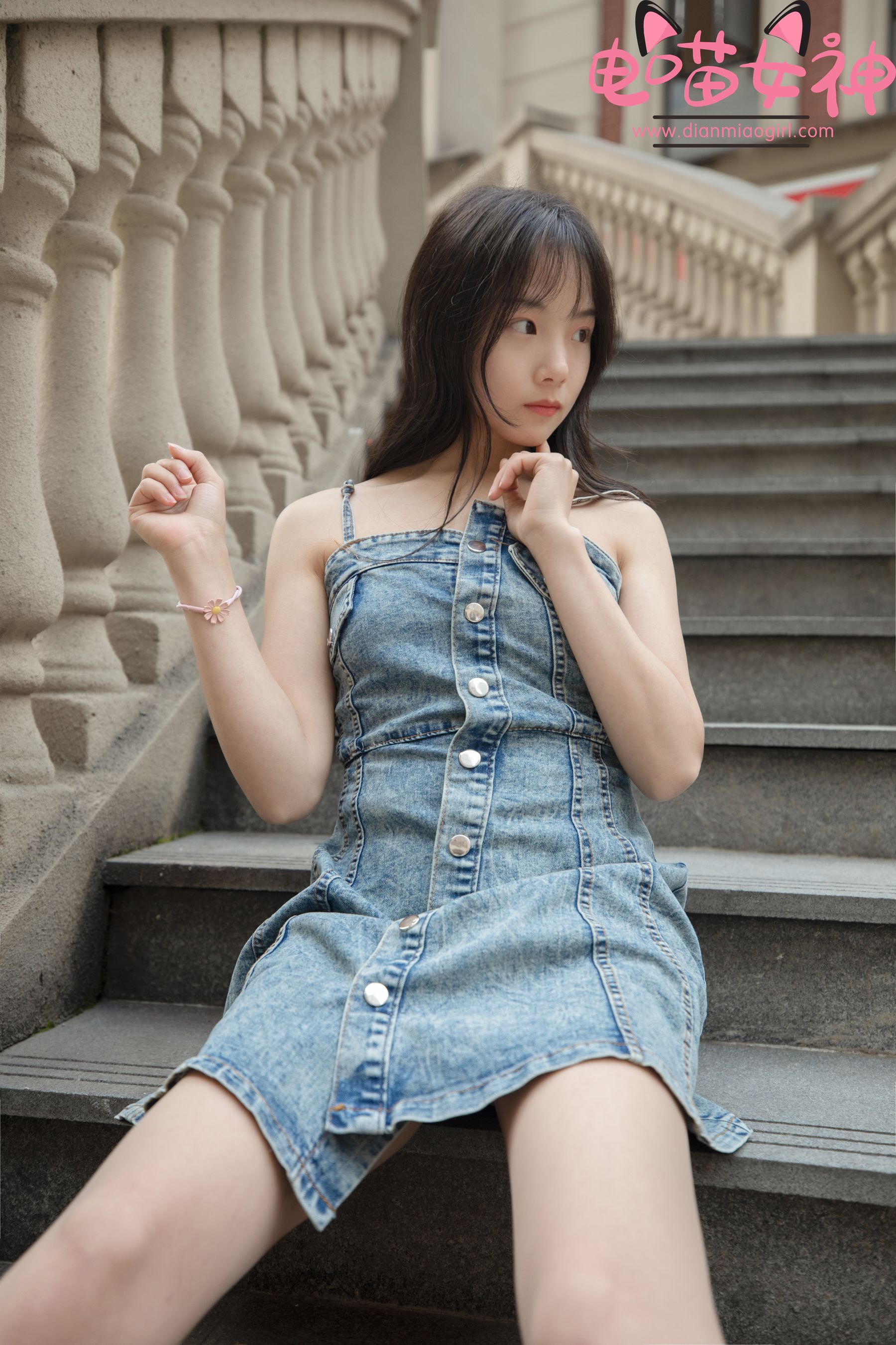 [网红COSER] 电喵女神 - 灵唯 稚嫩小白鞋