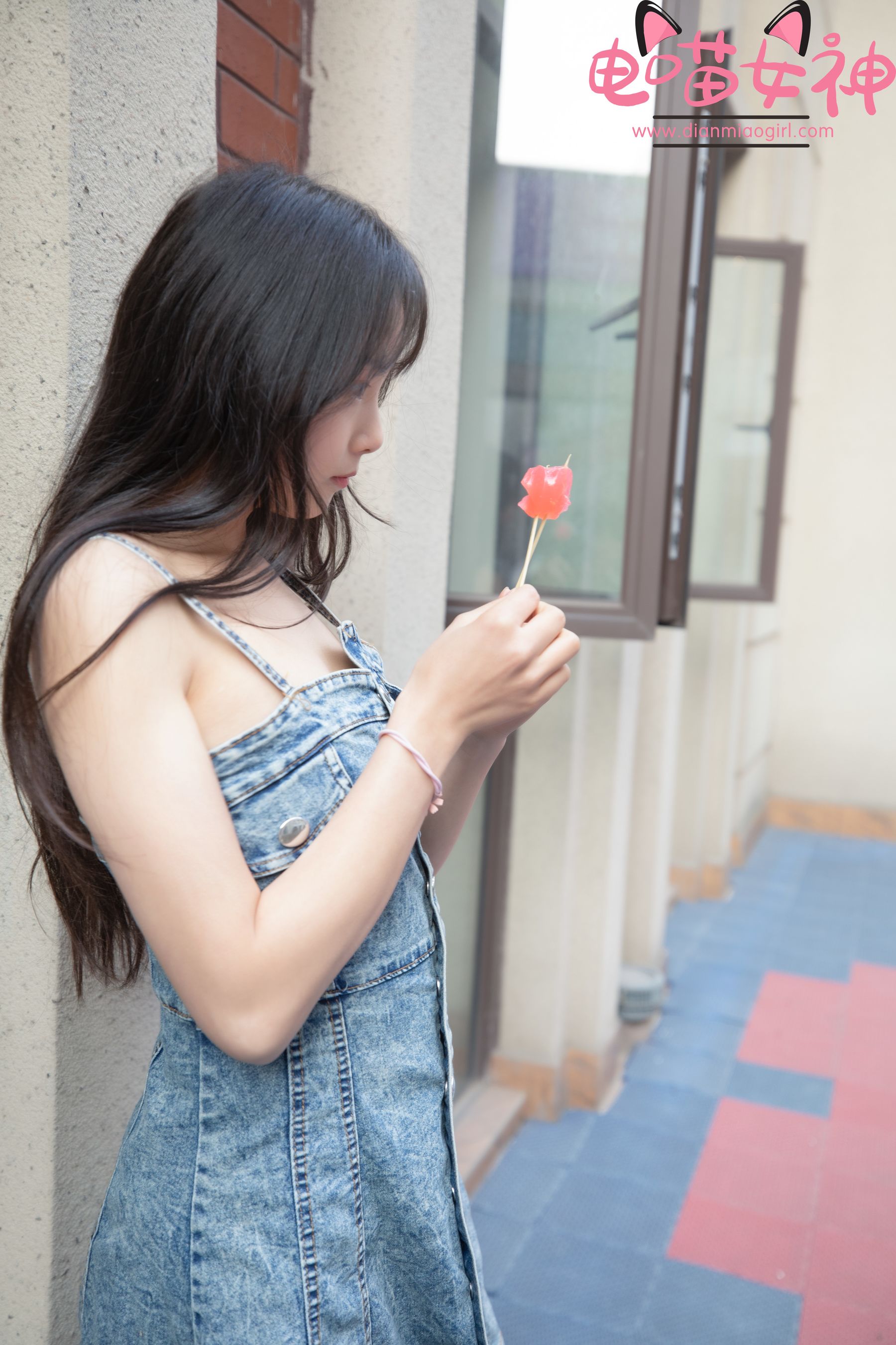 [网红COSER] 电喵女神 - 灵唯 稚嫩小白鞋