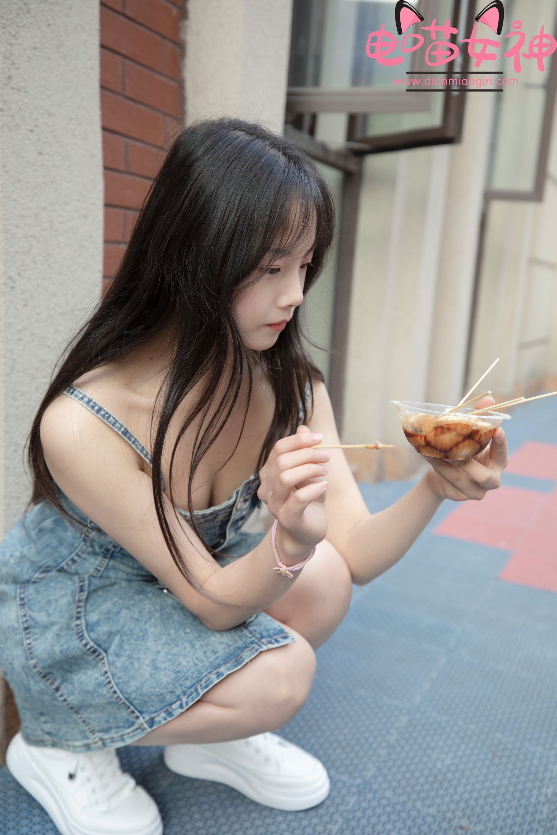 [网红COSER] 电喵女神 - 灵唯 稚嫩小白鞋