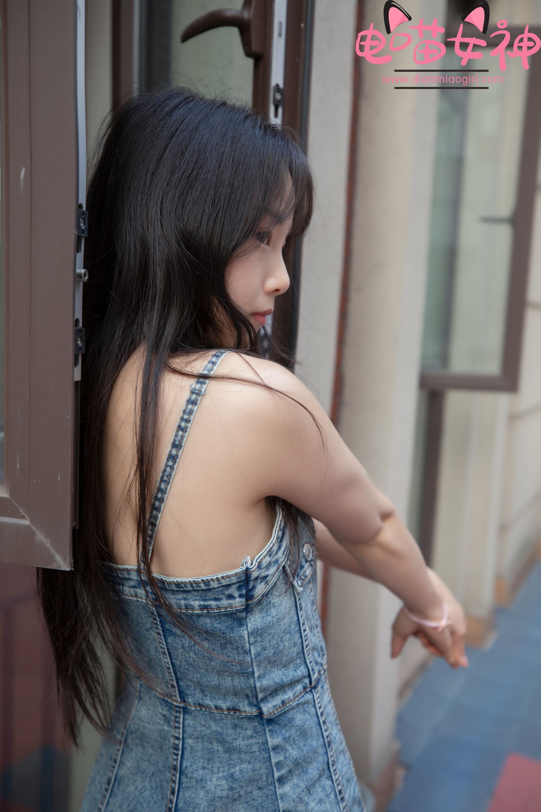[网红COSER] 电喵女神 - 灵唯 稚嫩小白鞋