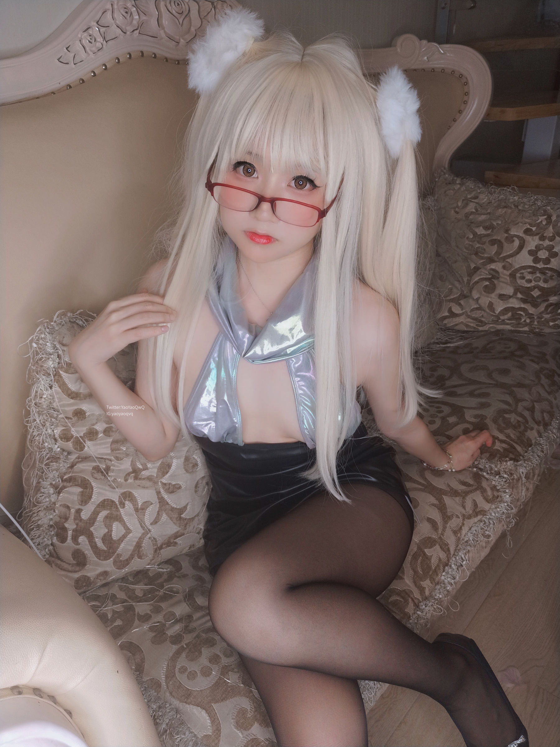 [网红COSER] 萌妹子Coser摇摇乐yoyo - 黑色长筒袜