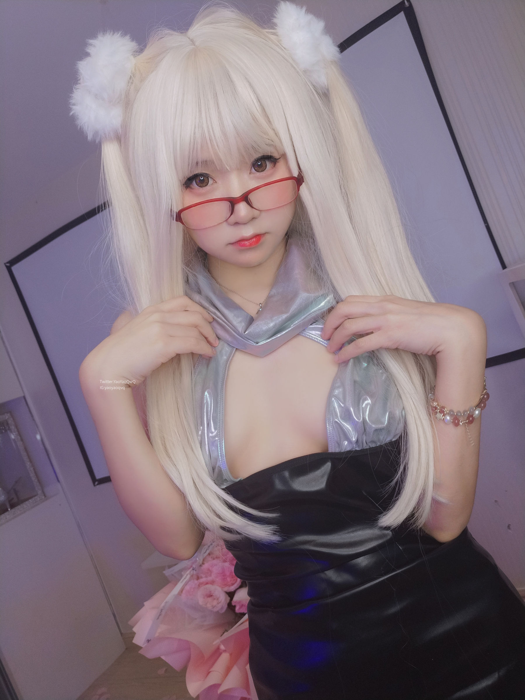 [网红COSER] 萌妹子Coser摇摇乐yoyo - 黑色长筒袜