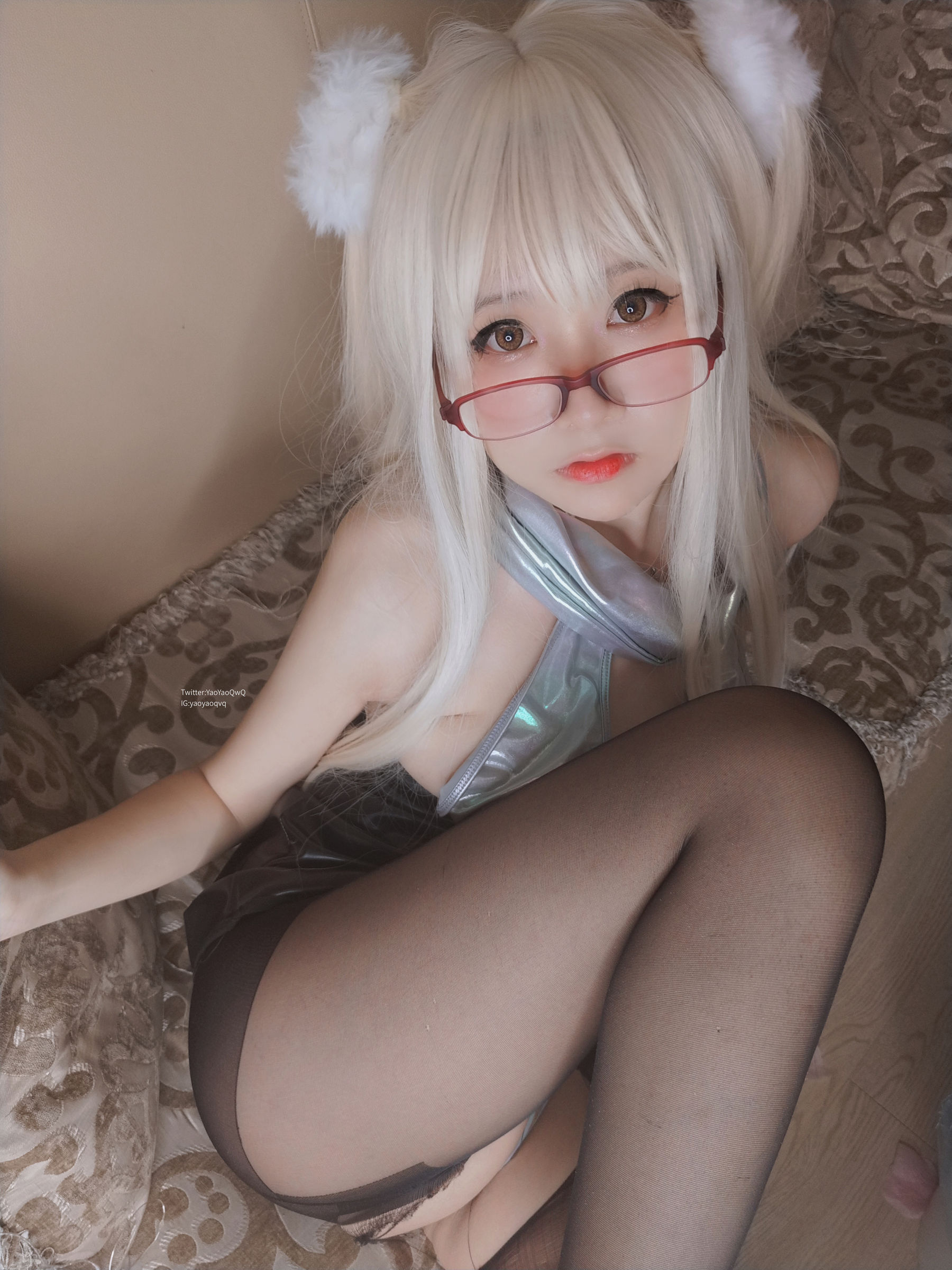 [网红COSER] 萌妹子Coser摇摇乐yoyo - 黑色长筒袜