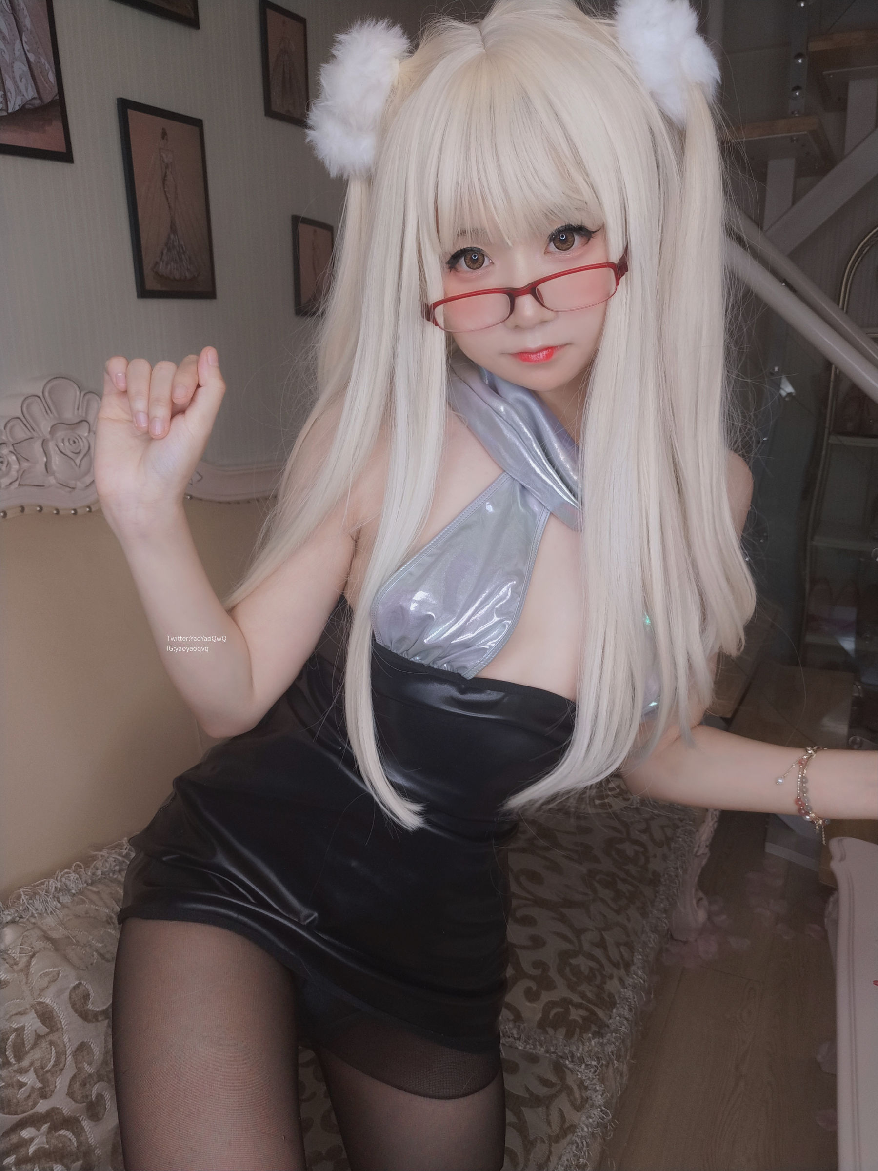 [网红COSER] 萌妹子Coser摇摇乐yoyo - 黑色长筒袜
