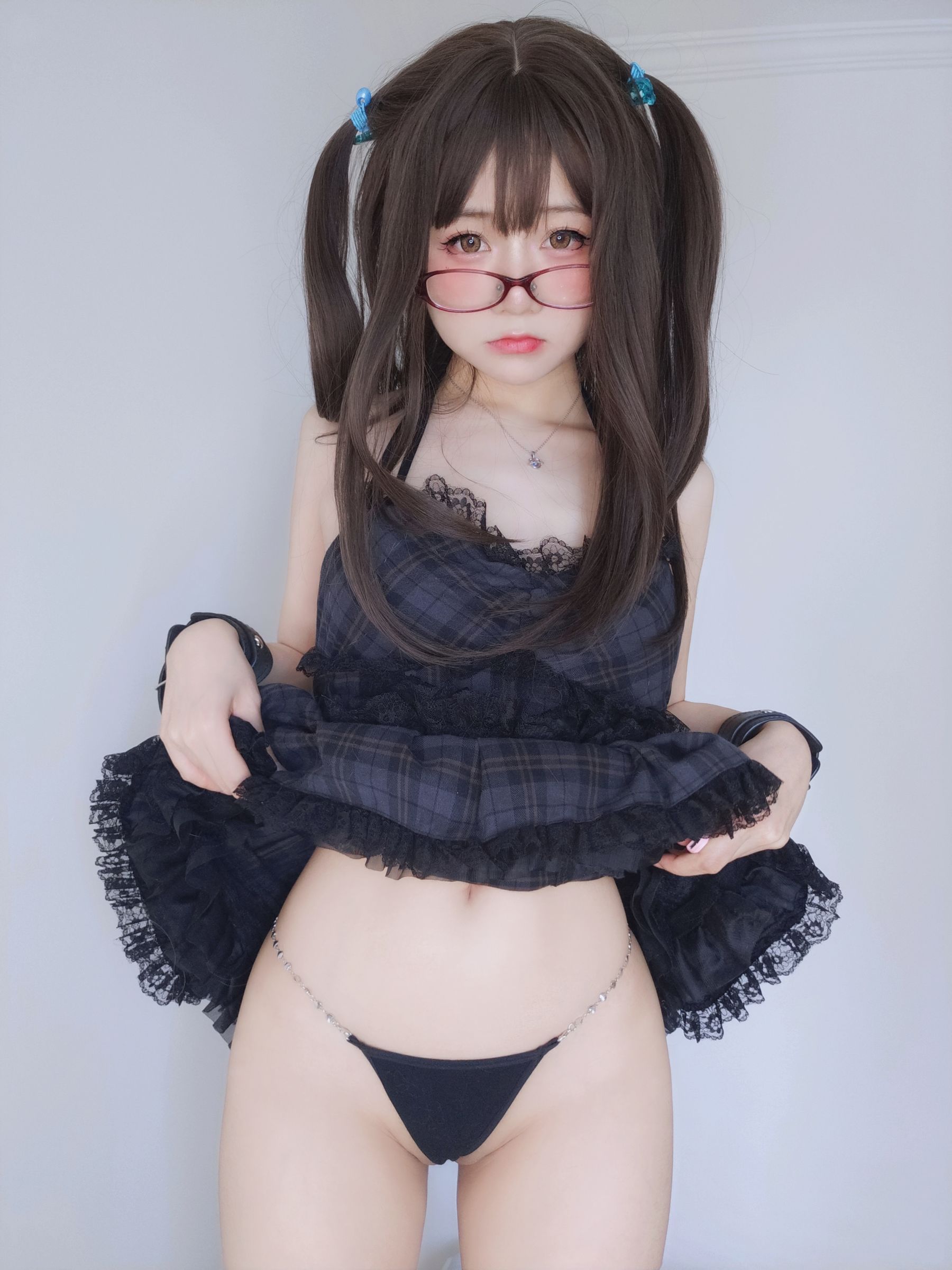 [网红COSER] 萌妹子Coser摇摇乐yoyo - 黑裙