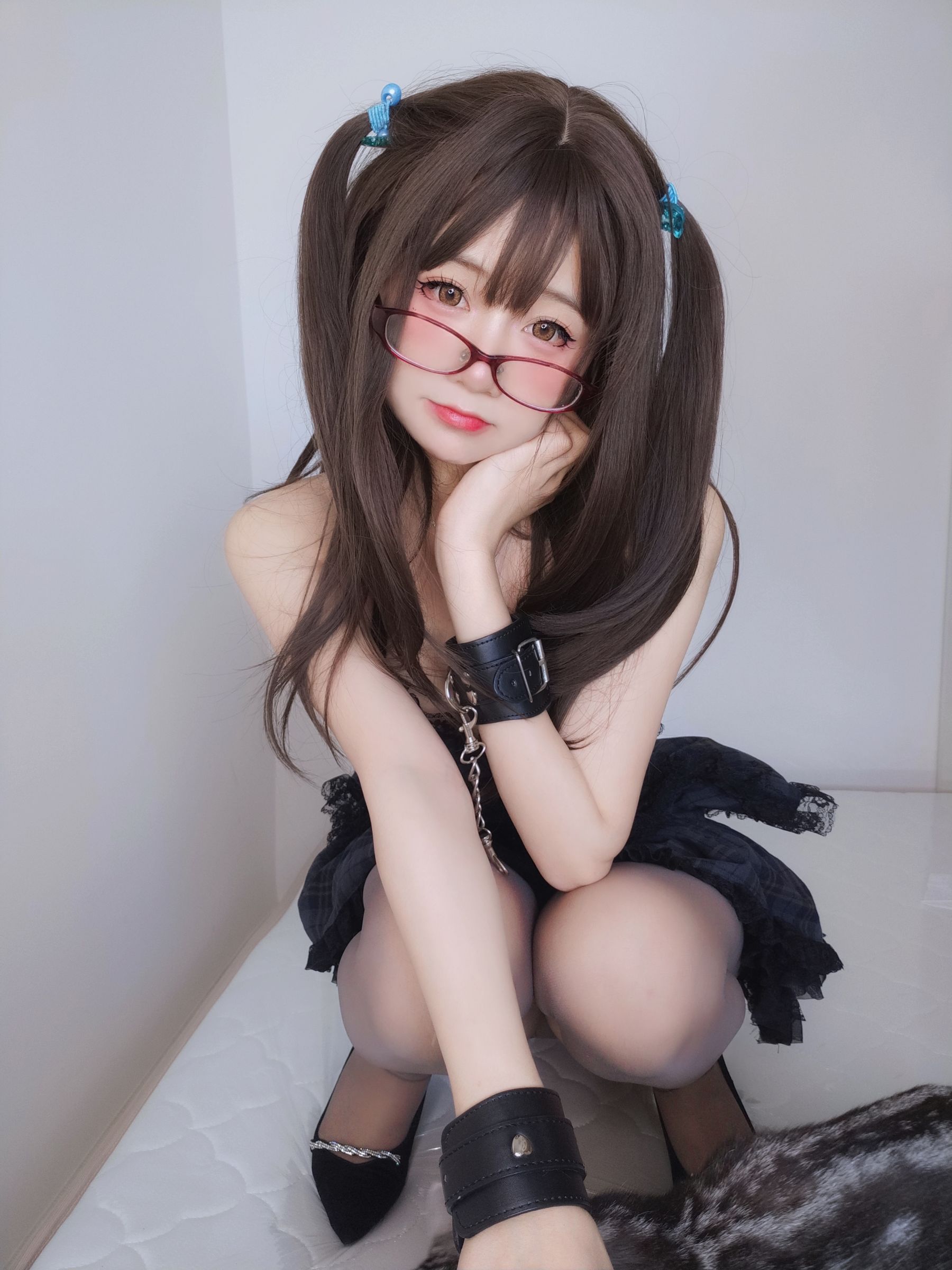 [网红COSER] 萌妹子Coser摇摇乐yoyo - 黑裙