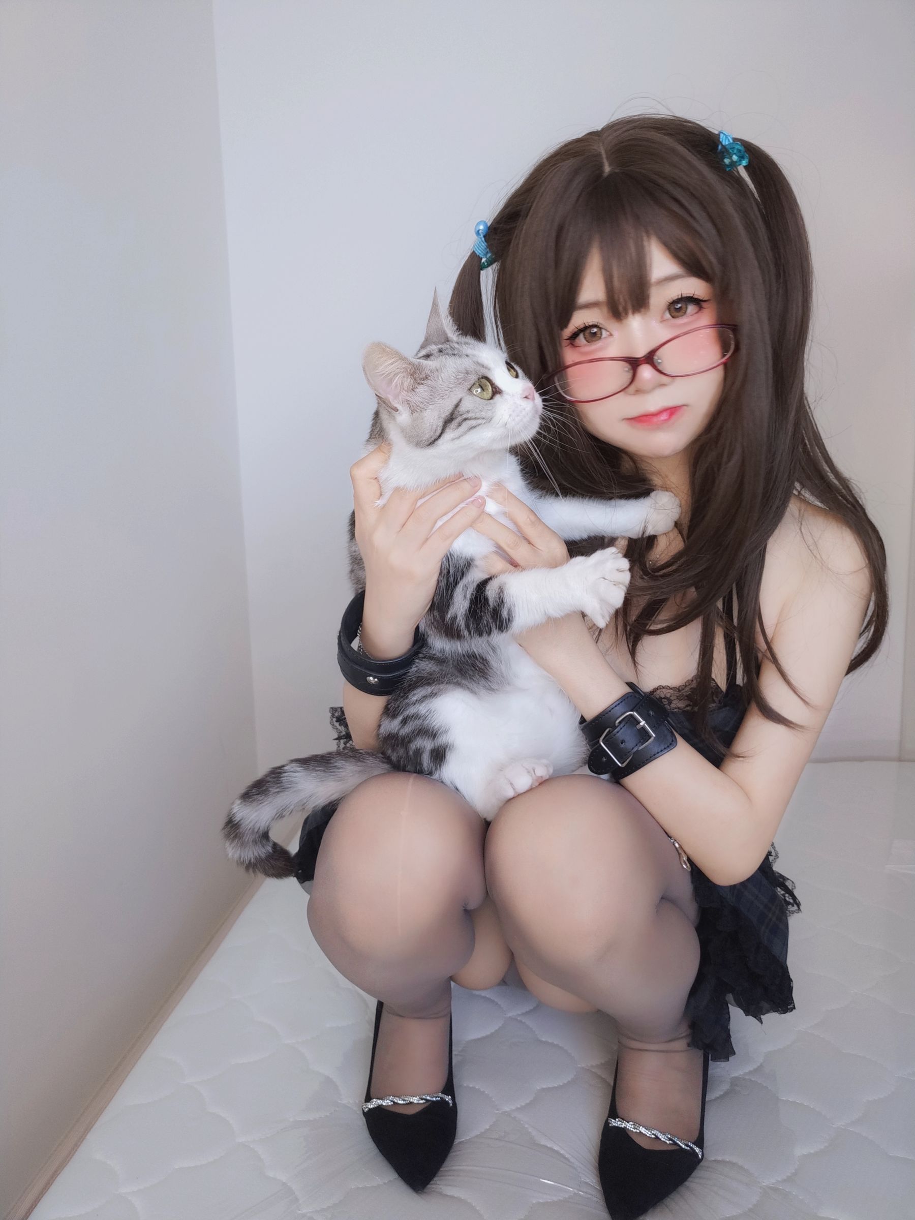 [网红COSER] 萌妹子Coser摇摇乐yoyo - 黑裙