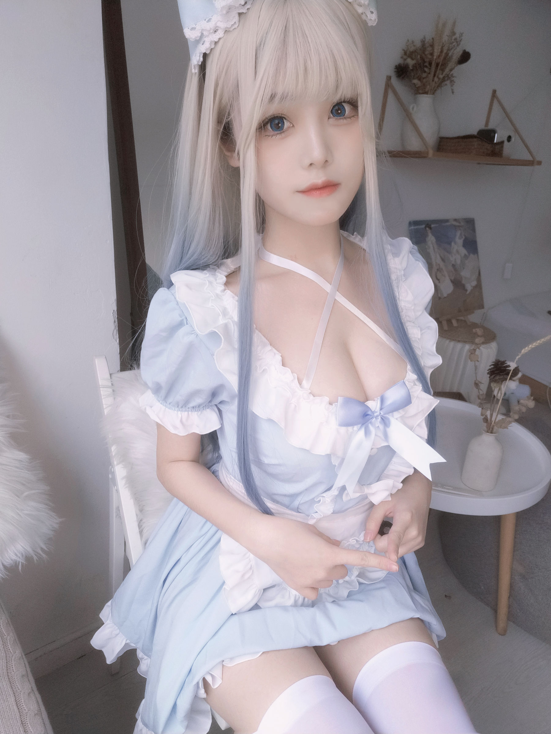 [网红COSER] 萌系小姐姐蜜汁猫裘 - 蓝女仆