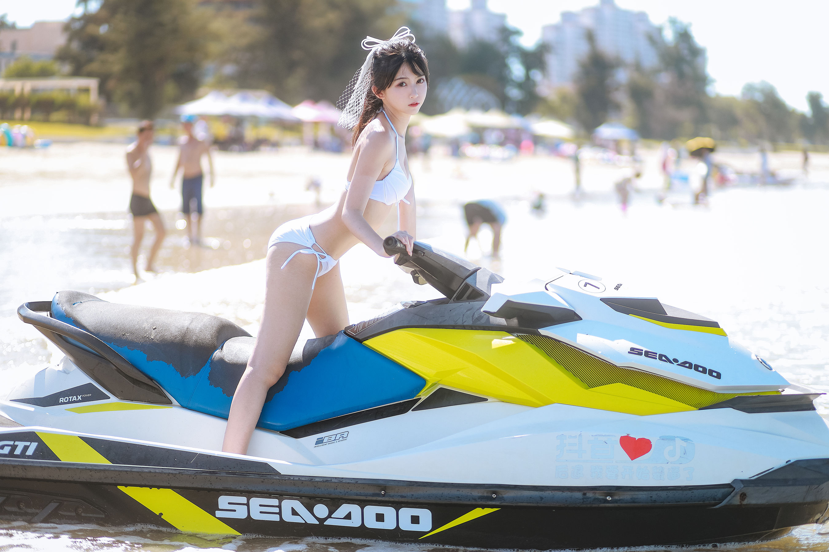 [网红COSER] 超人气Coser鳗鱼霏儿 - 海边