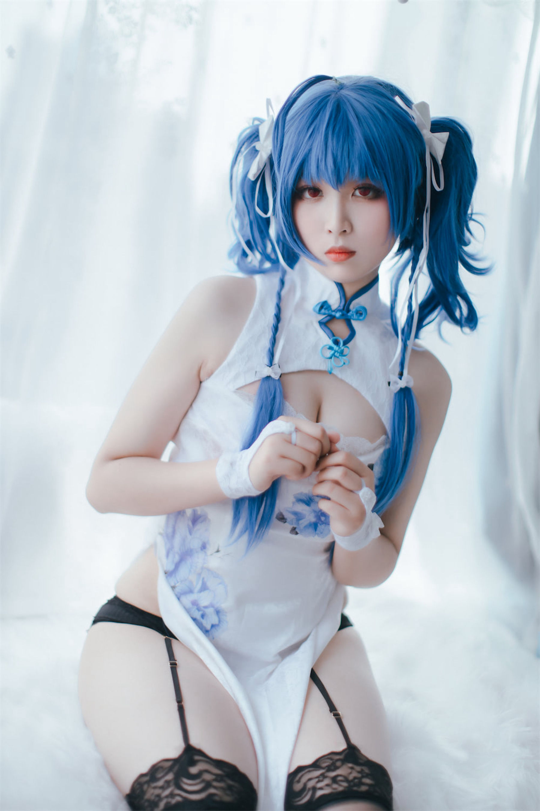 [网红COSER] 轩萧学姐 - 圣路易斯旗袍