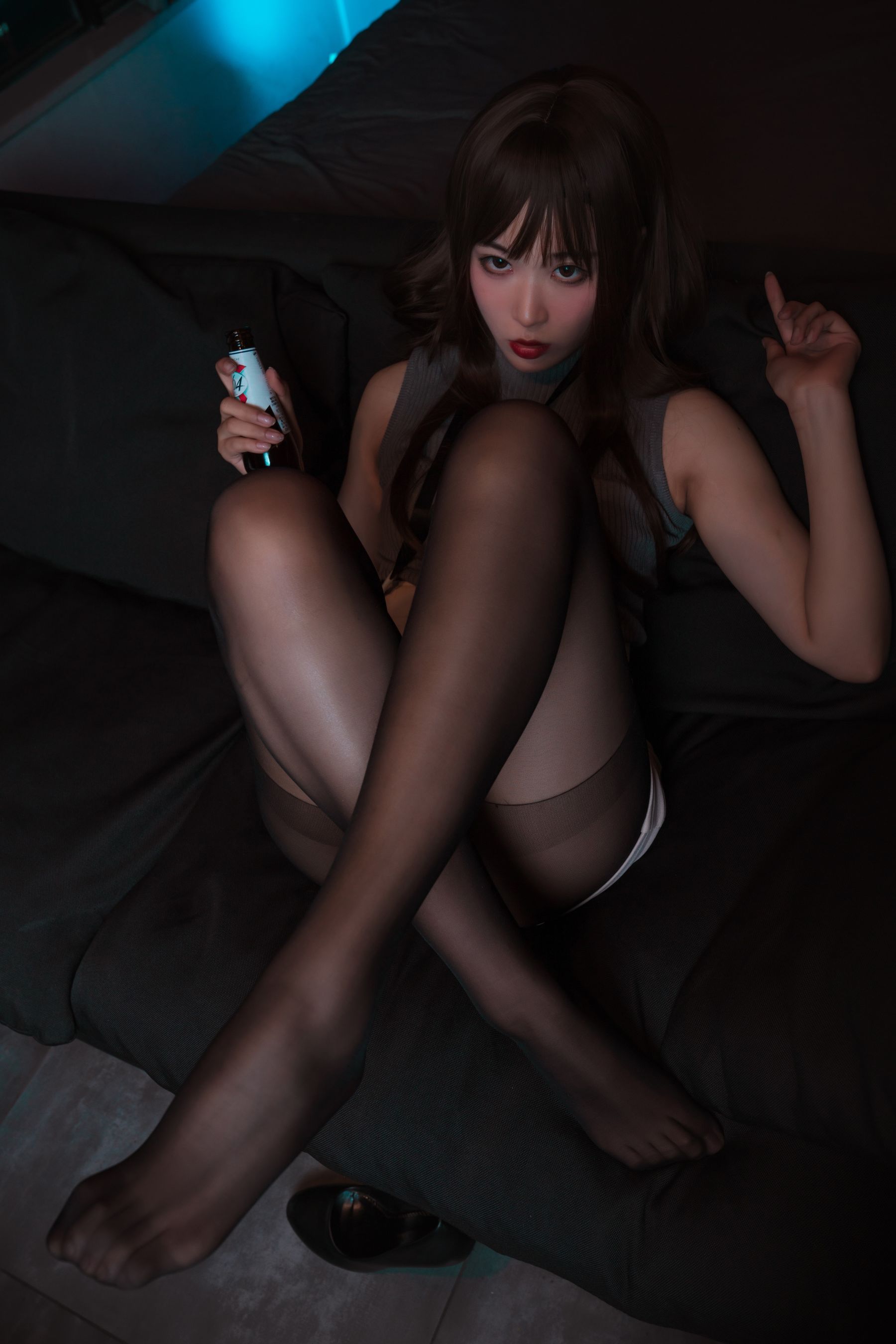 [网红COSER] 轩萧学姐 - 微醺喝醉了OL