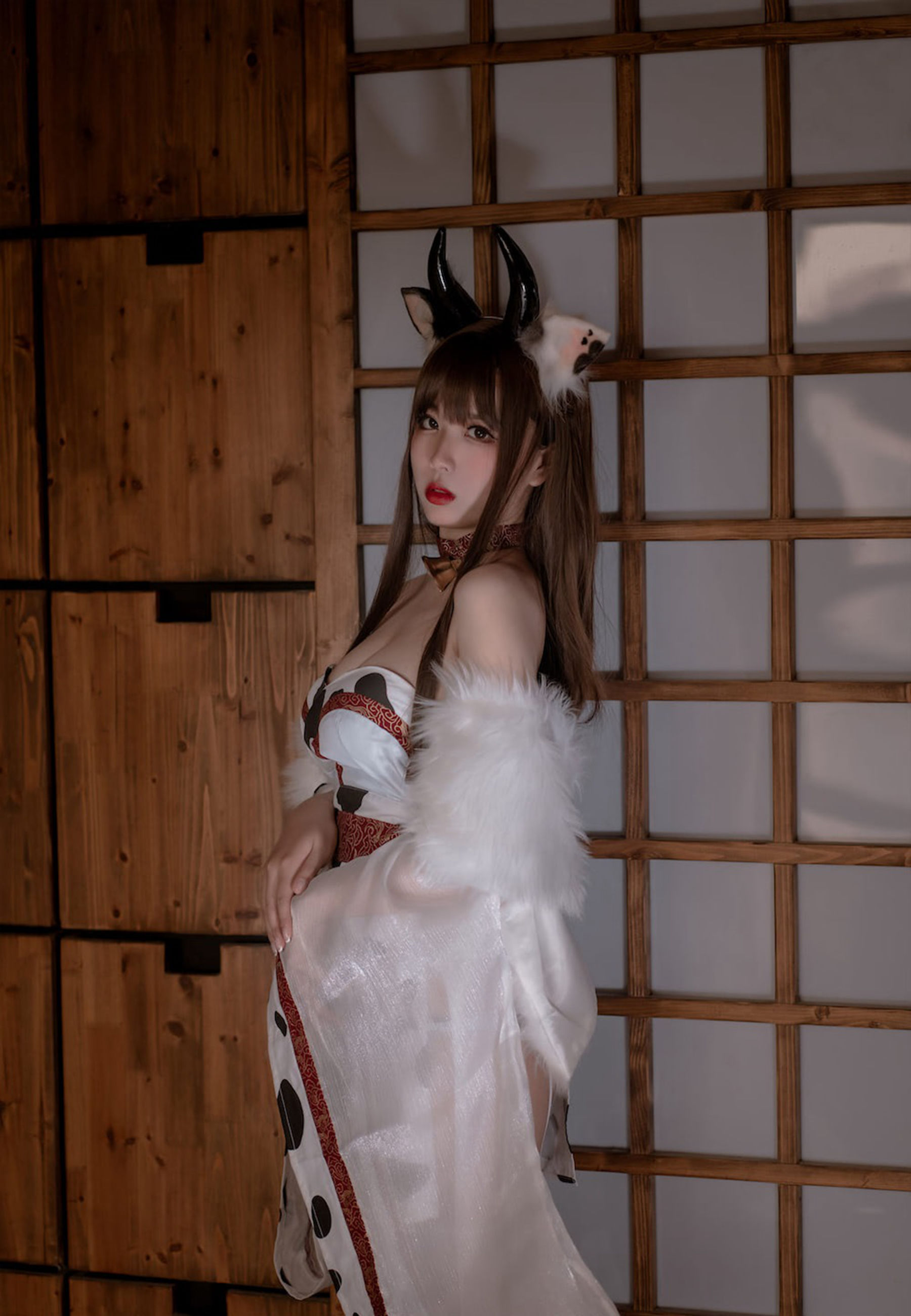 [网红COSER] 轩萧学姐 - 牛牛和服