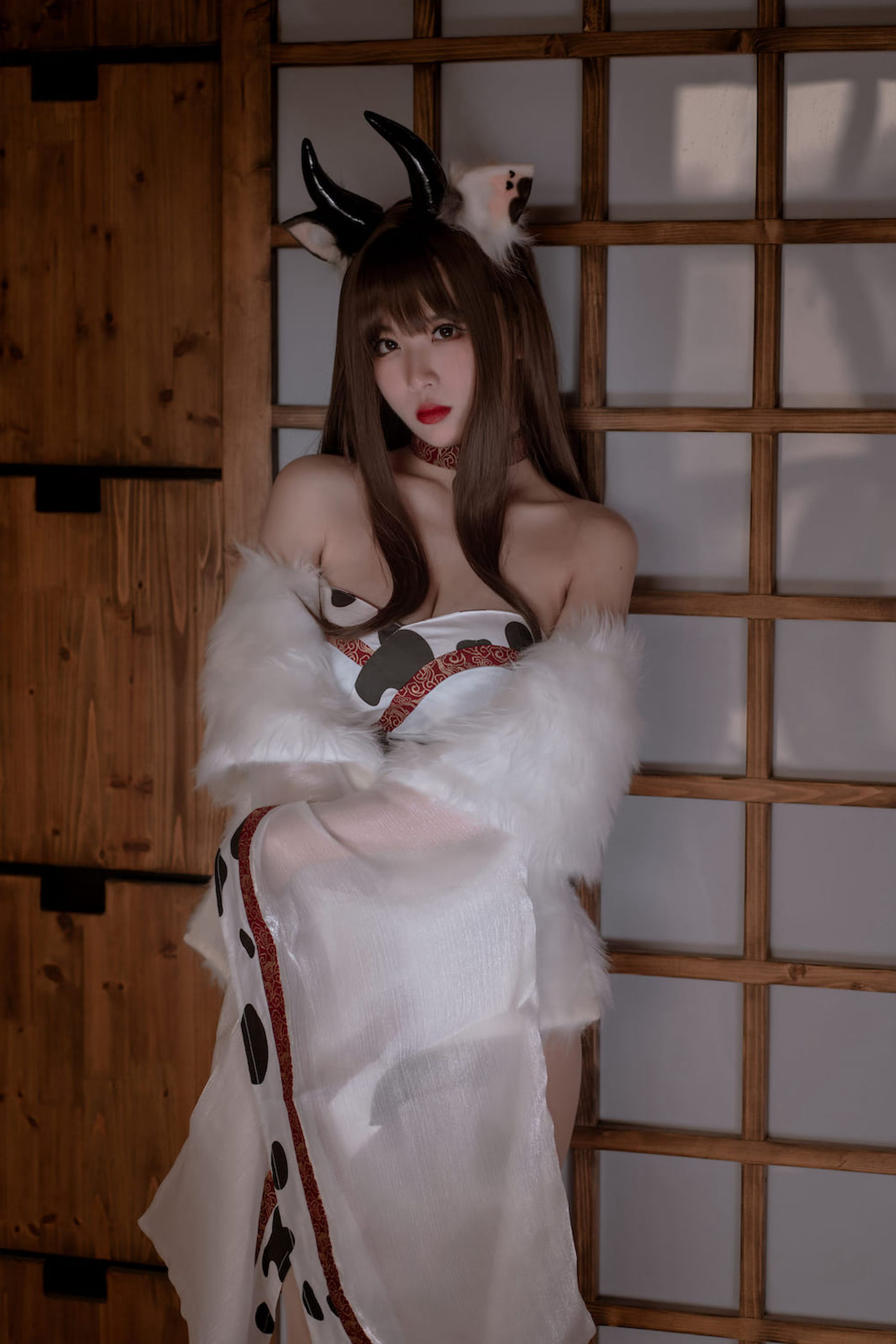 [网红COSER] 轩萧学姐 - 牛牛和服