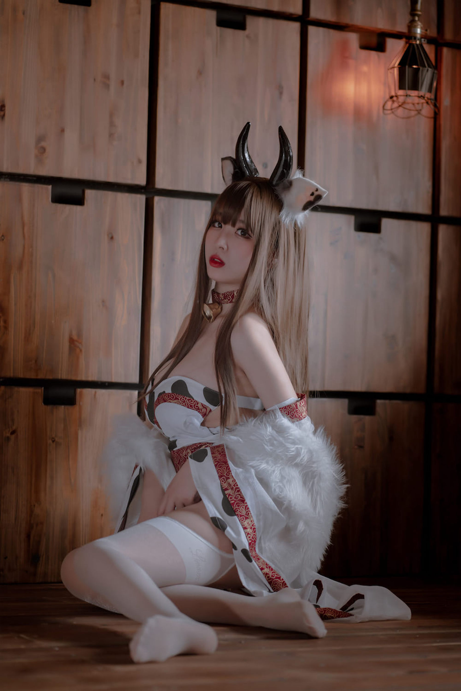 [网红COSER] 轩萧学姐 - 牛牛和服