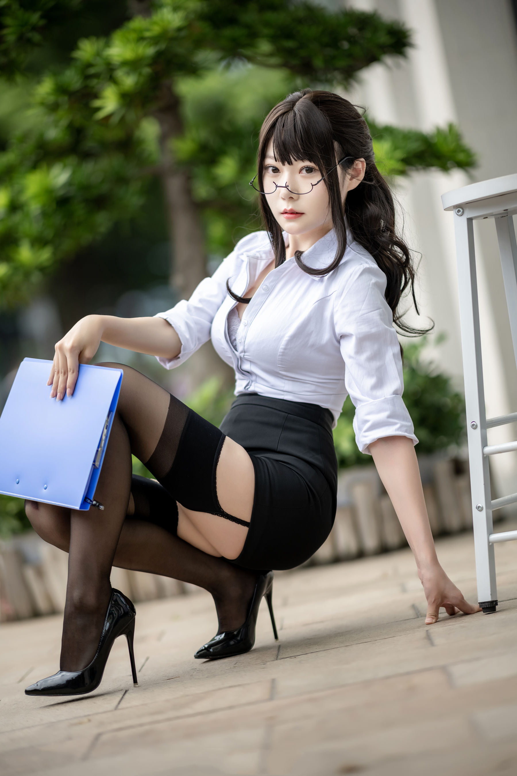 [网红COSER] 香草喵露露写真 - 丝袜西装诱惑