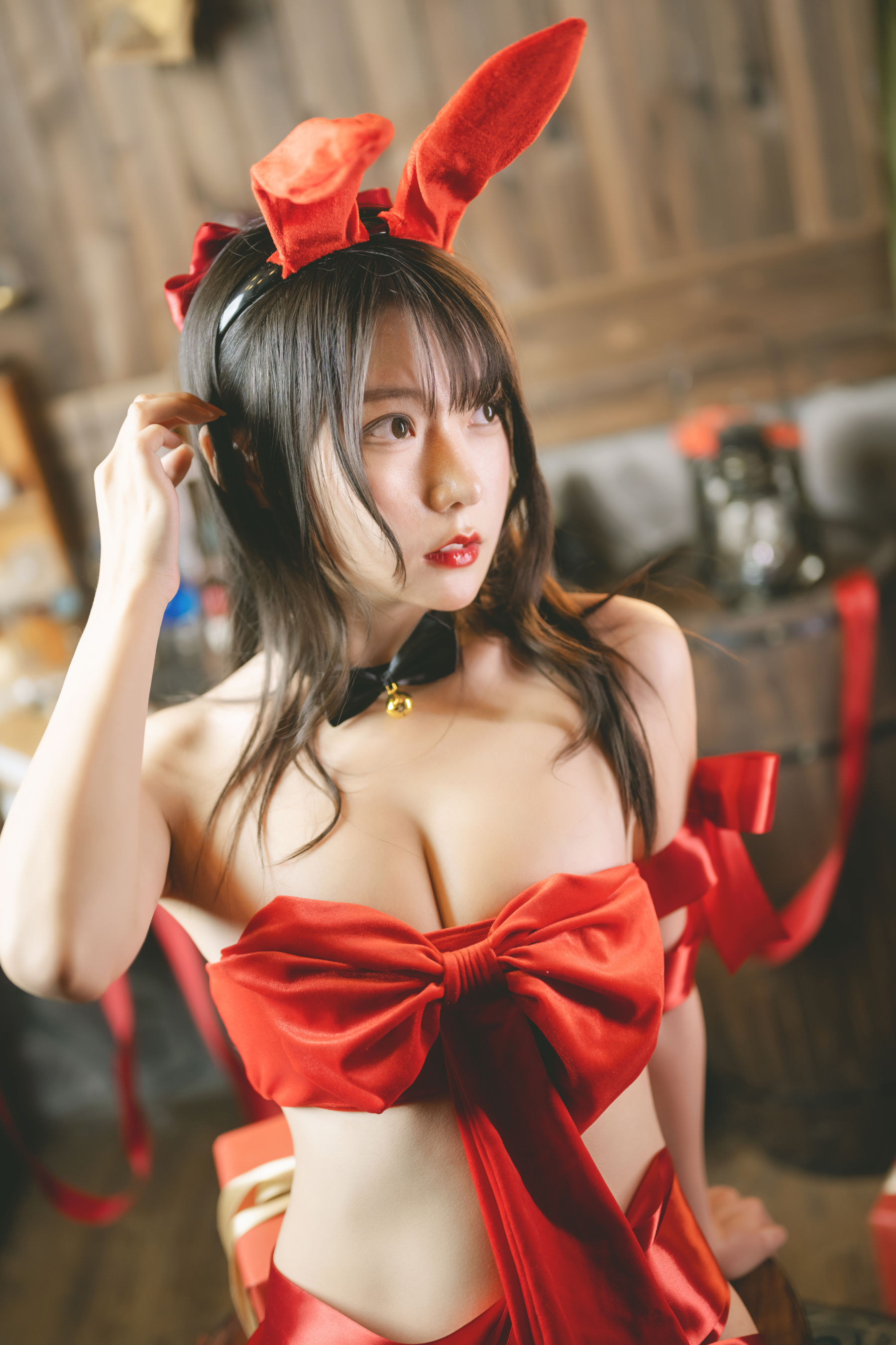 [网红COSER] 香草喵露露写真 - 杨枝甘露 红色丝带礼物