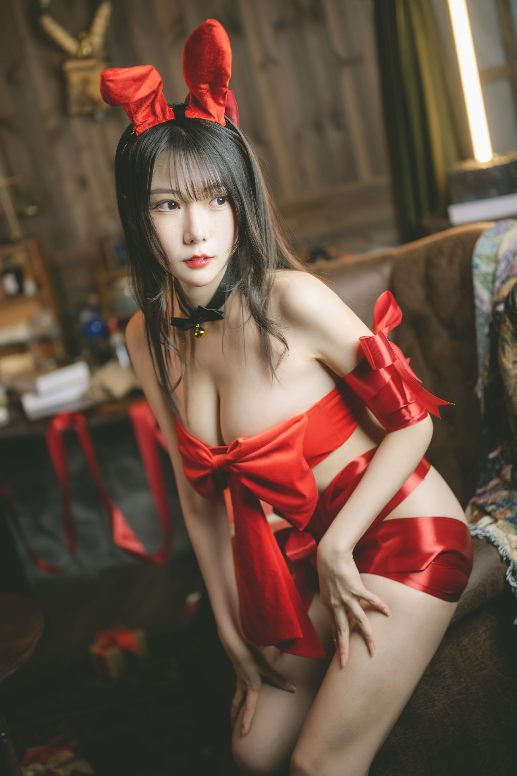 [网红COSER] 香草喵露露写真 - 杨枝甘露 红色丝带礼物
