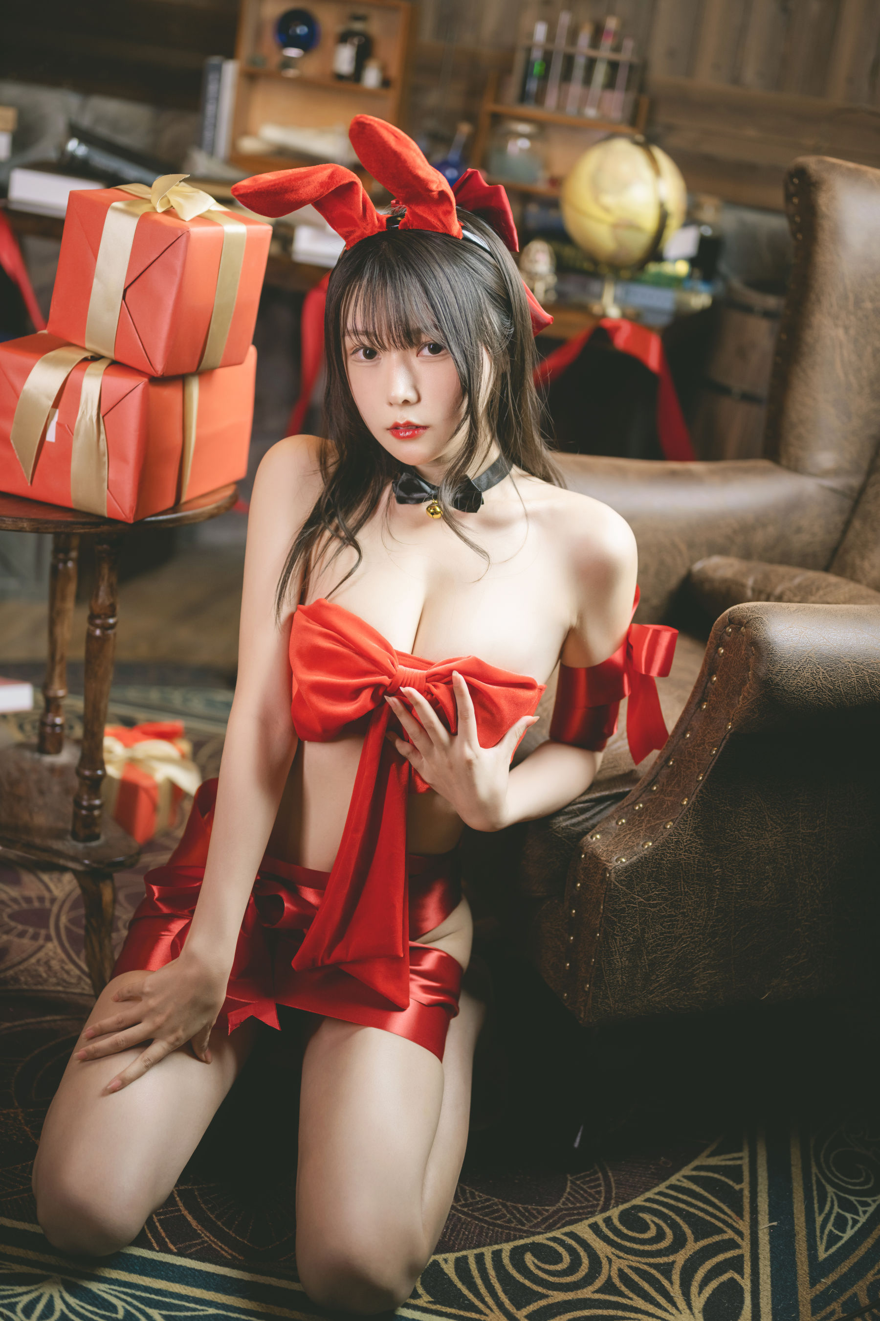 [网红COSER] 香草喵露露写真 - 杨枝甘露 红色丝带礼物