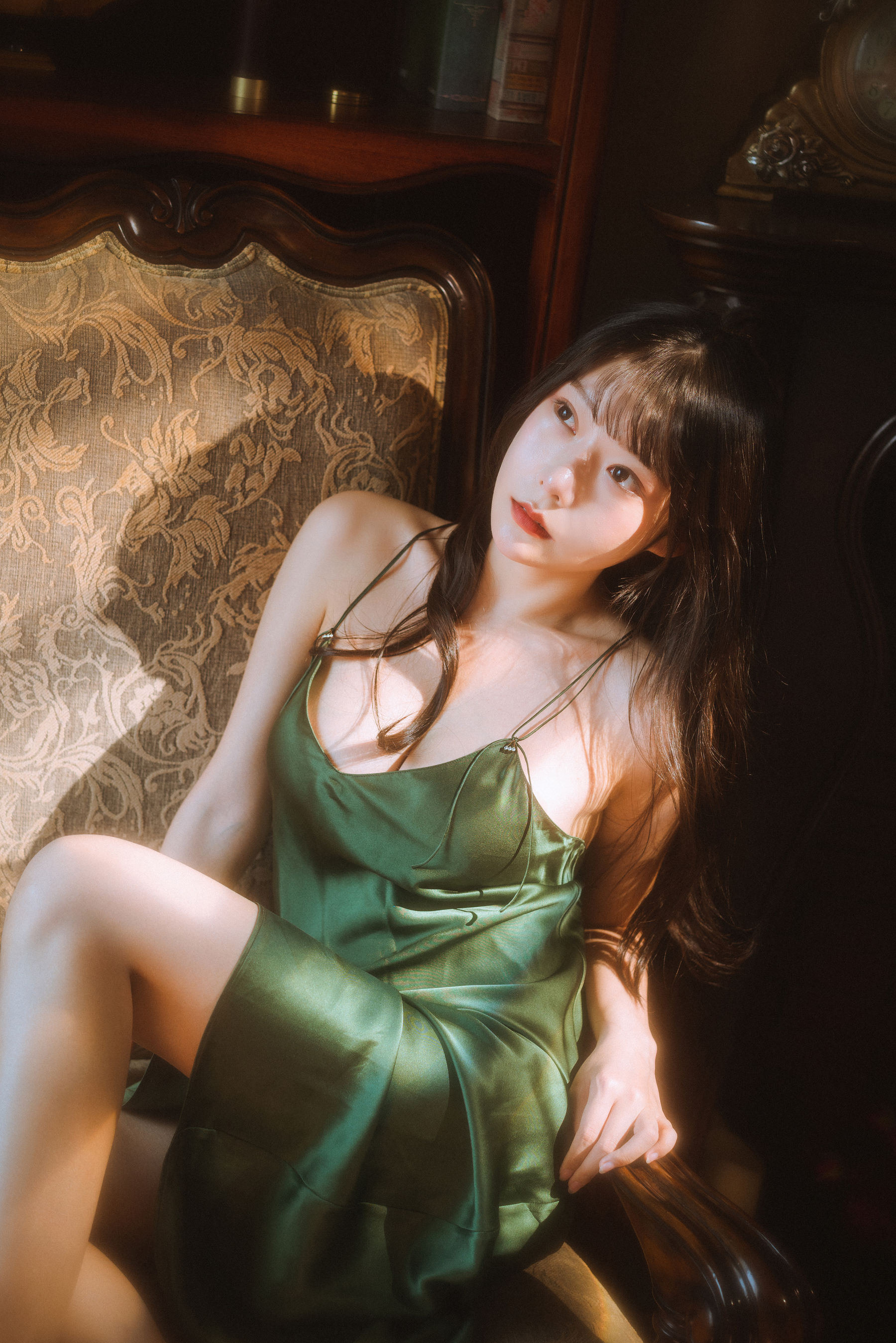 [网红COSER] 香草喵露露写真 - 杨枝甘露 绿色连衣裙