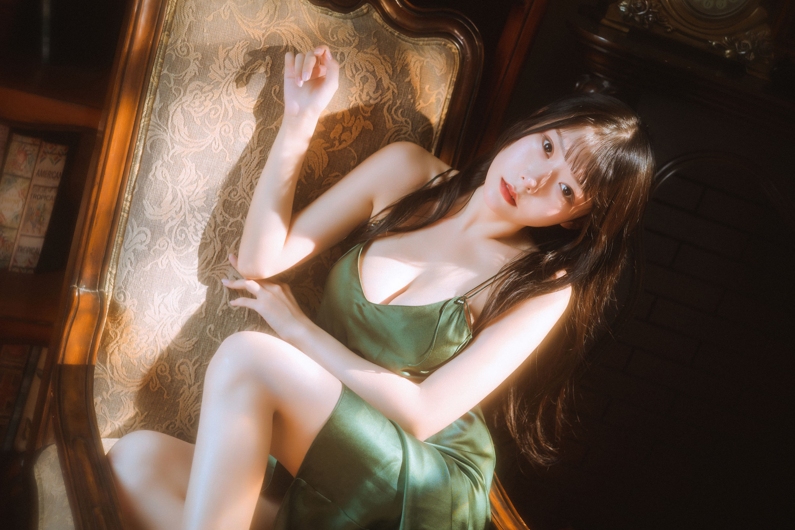 [网红COSER] 香草喵露露写真 - 杨枝甘露 绿色连衣裙