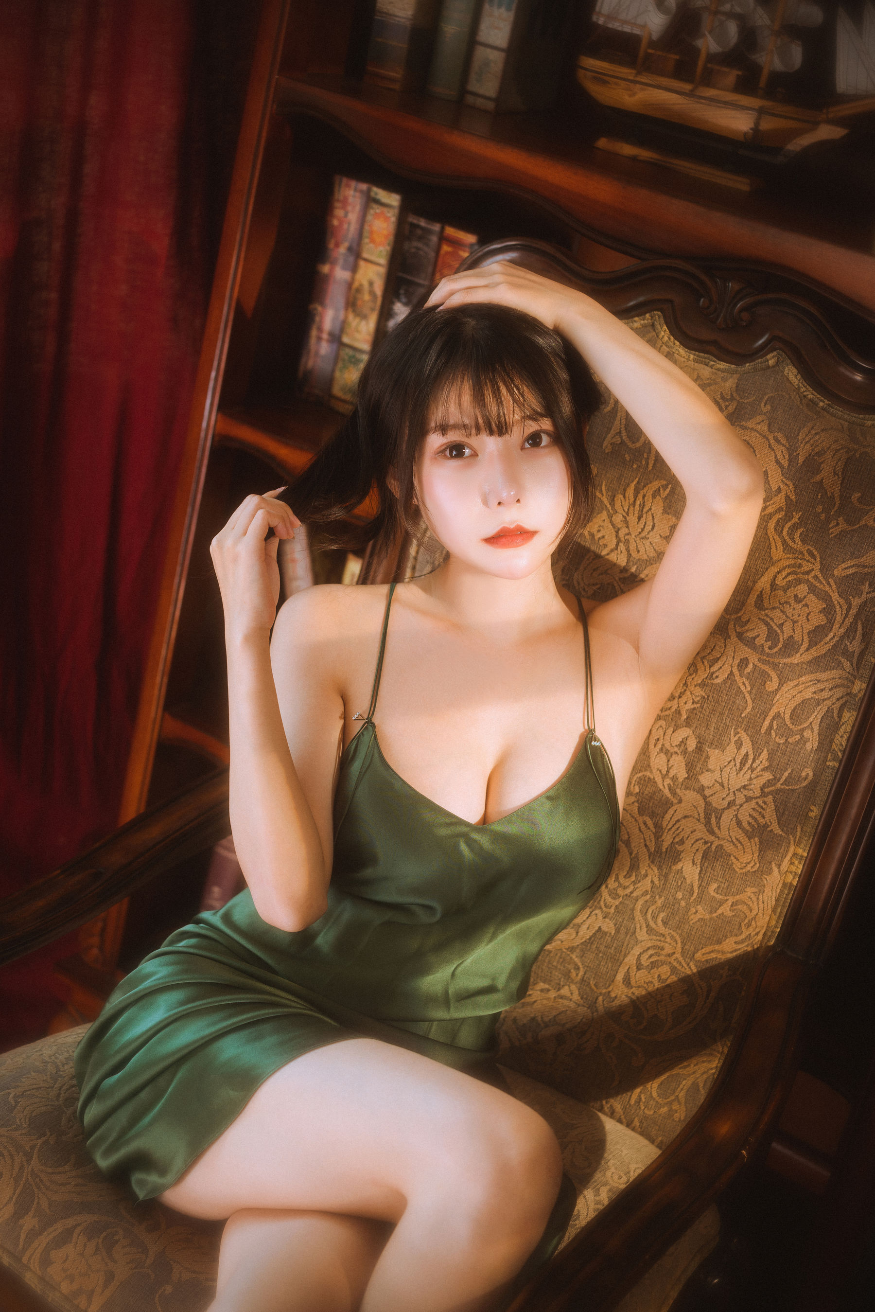 [网红COSER] 香草喵露露写真 - 杨枝甘露 绿色连衣裙
