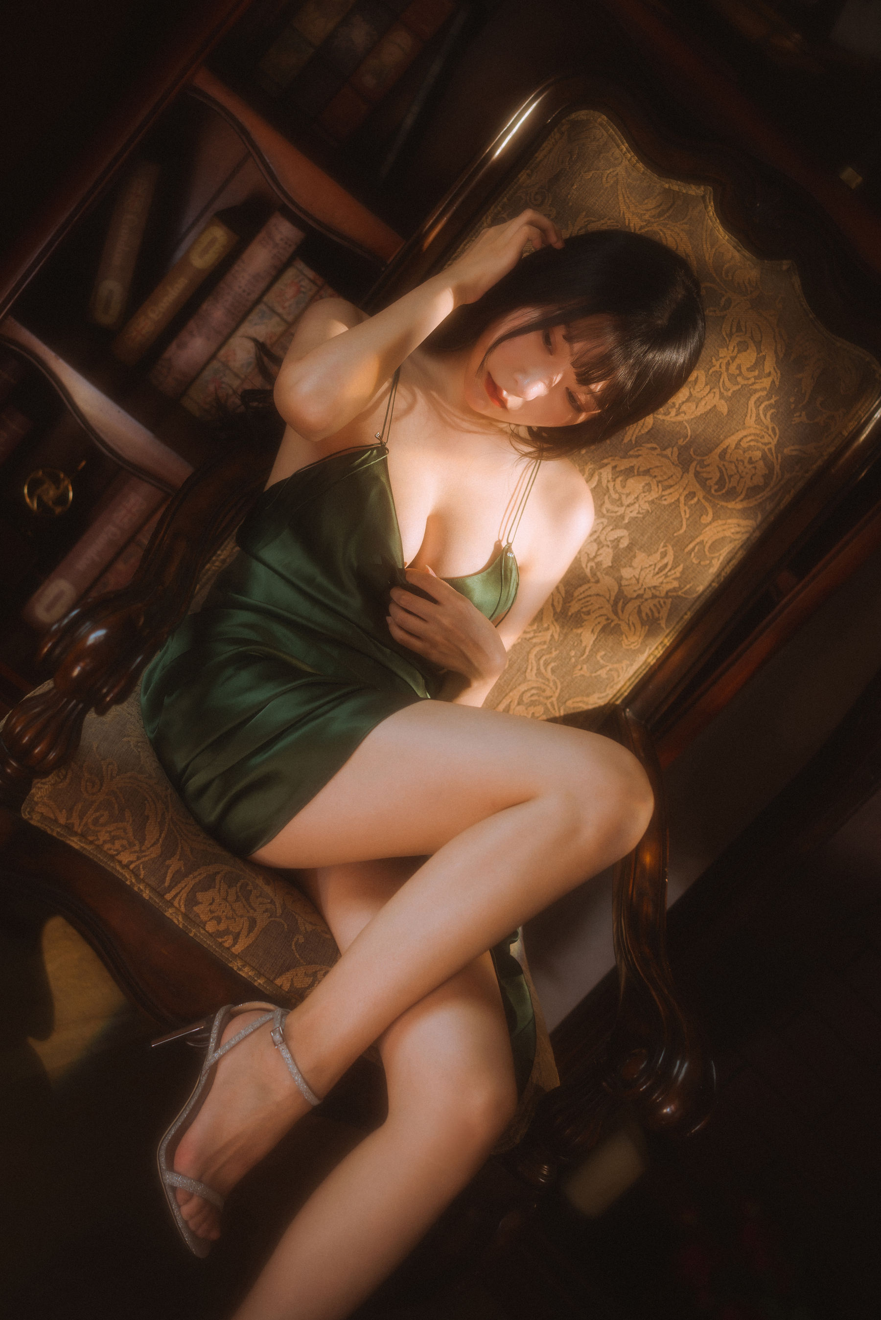 [网红COSER] 香草喵露露写真 - 杨枝甘露 绿色连衣裙