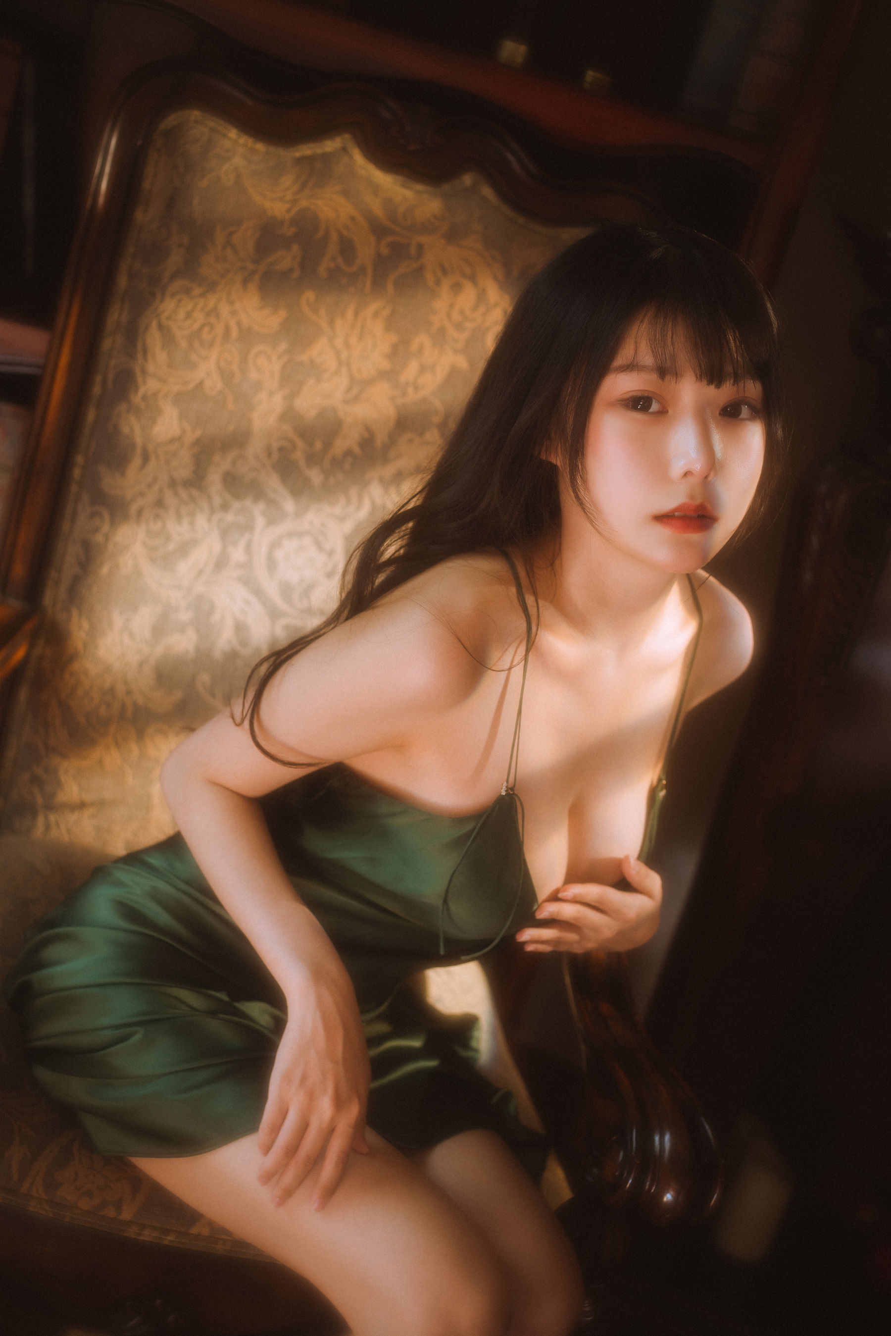 [网红COSER] 香草喵露露写真 - 杨枝甘露 绿色连衣裙