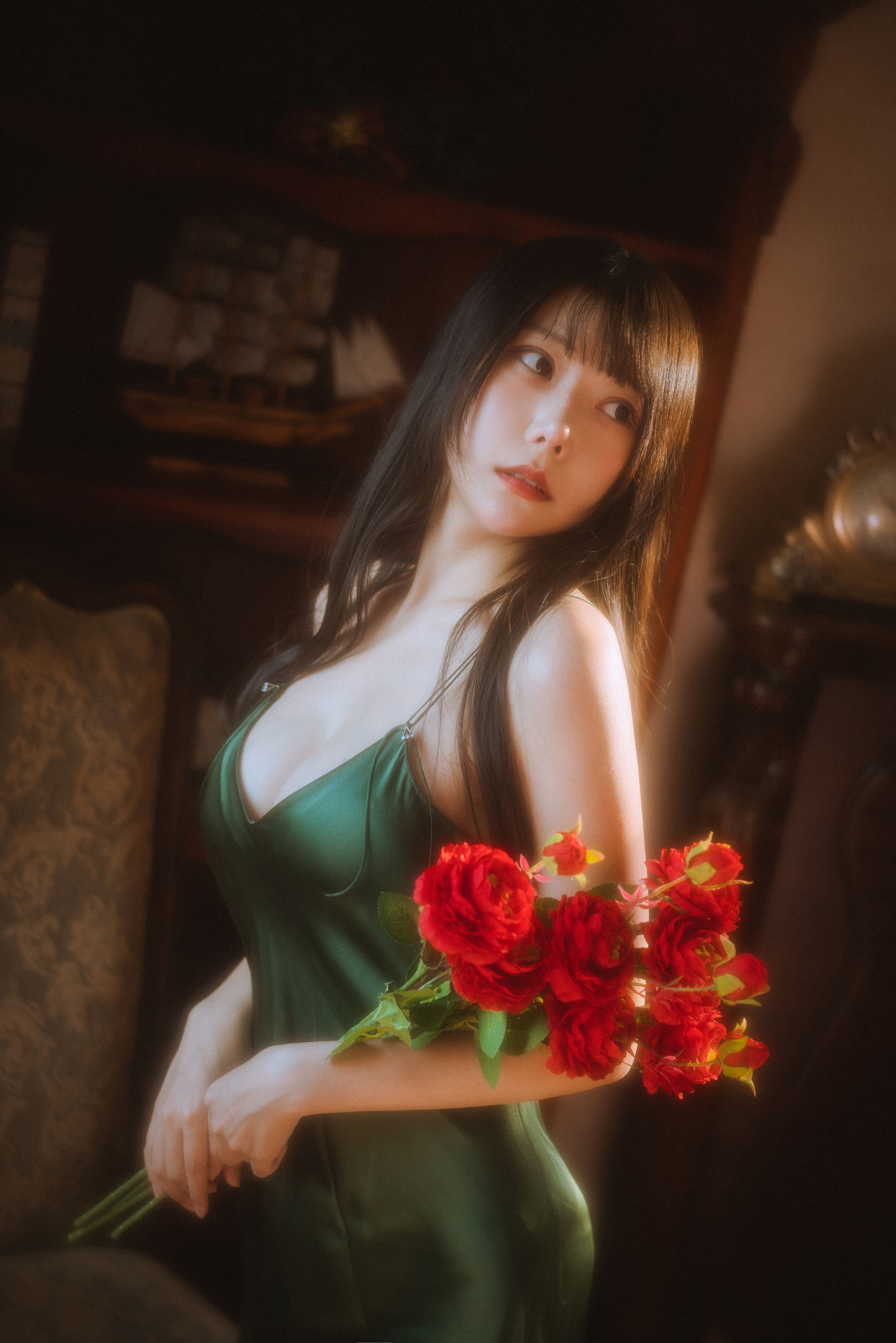 [网红COSER] 香草喵露露写真 - 杨枝甘露 绿色连衣裙