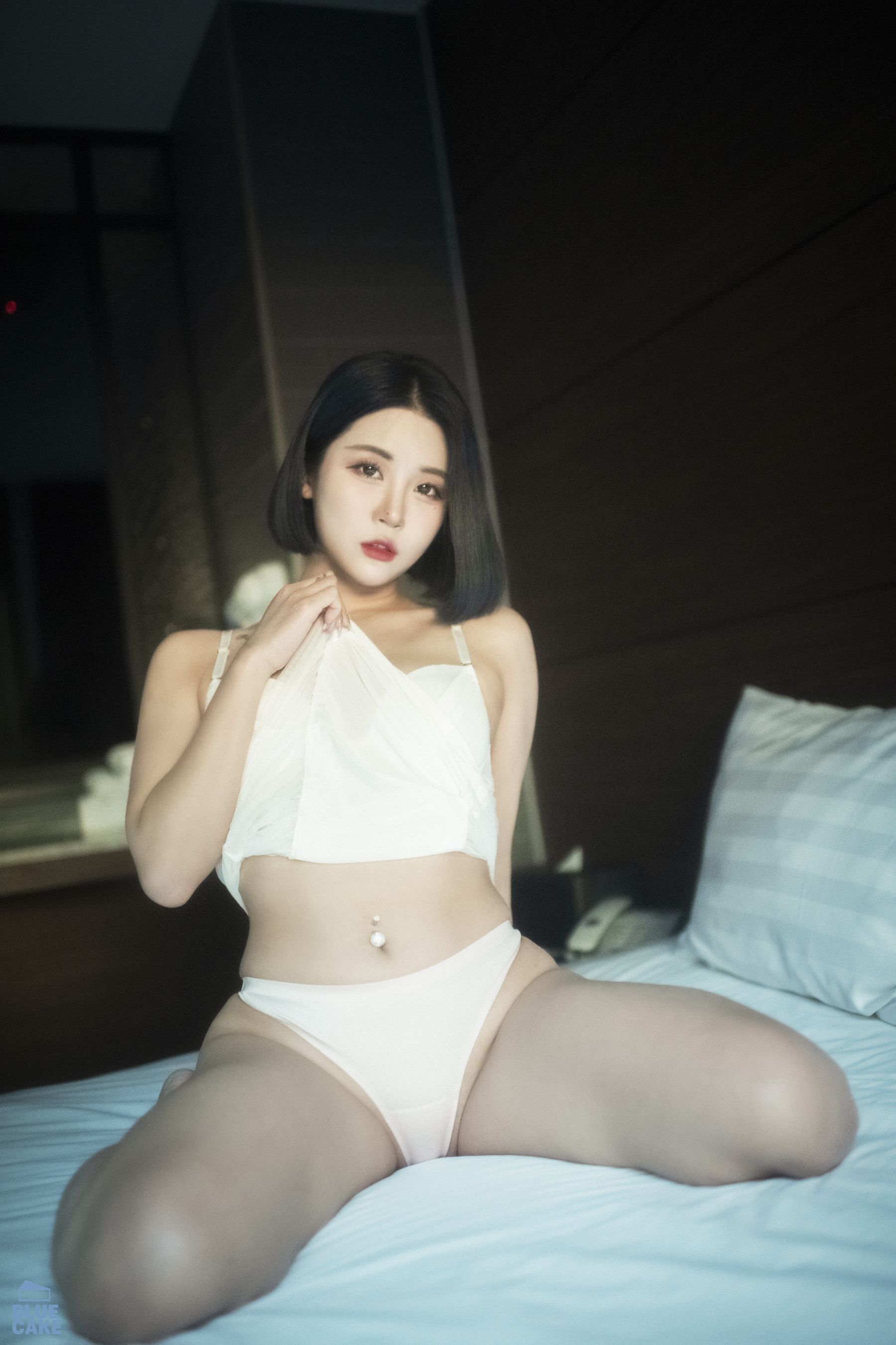 [BLUECAKE]  Bomi - Secret