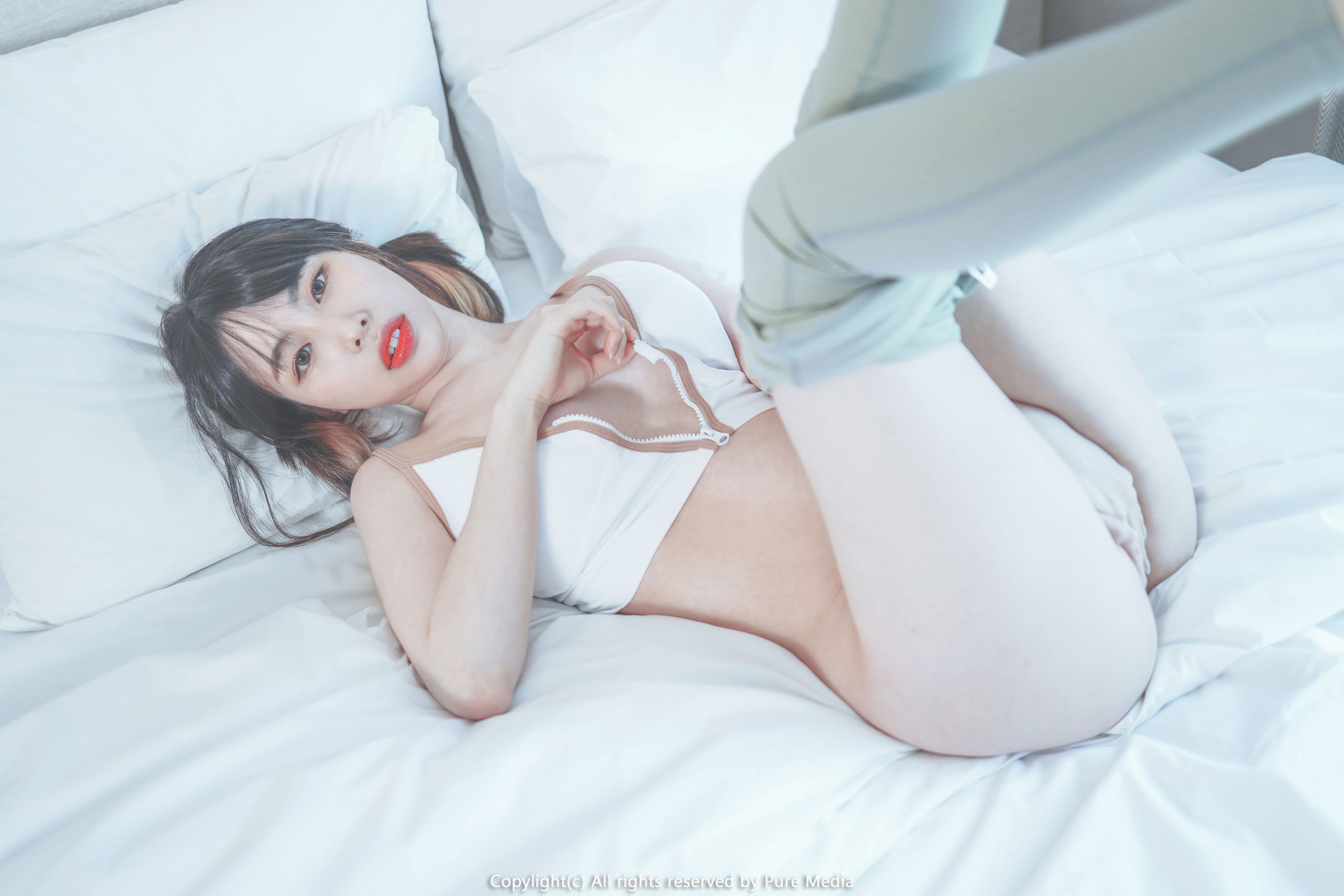 [PURE MEDIA] Vol.103 - Uhye