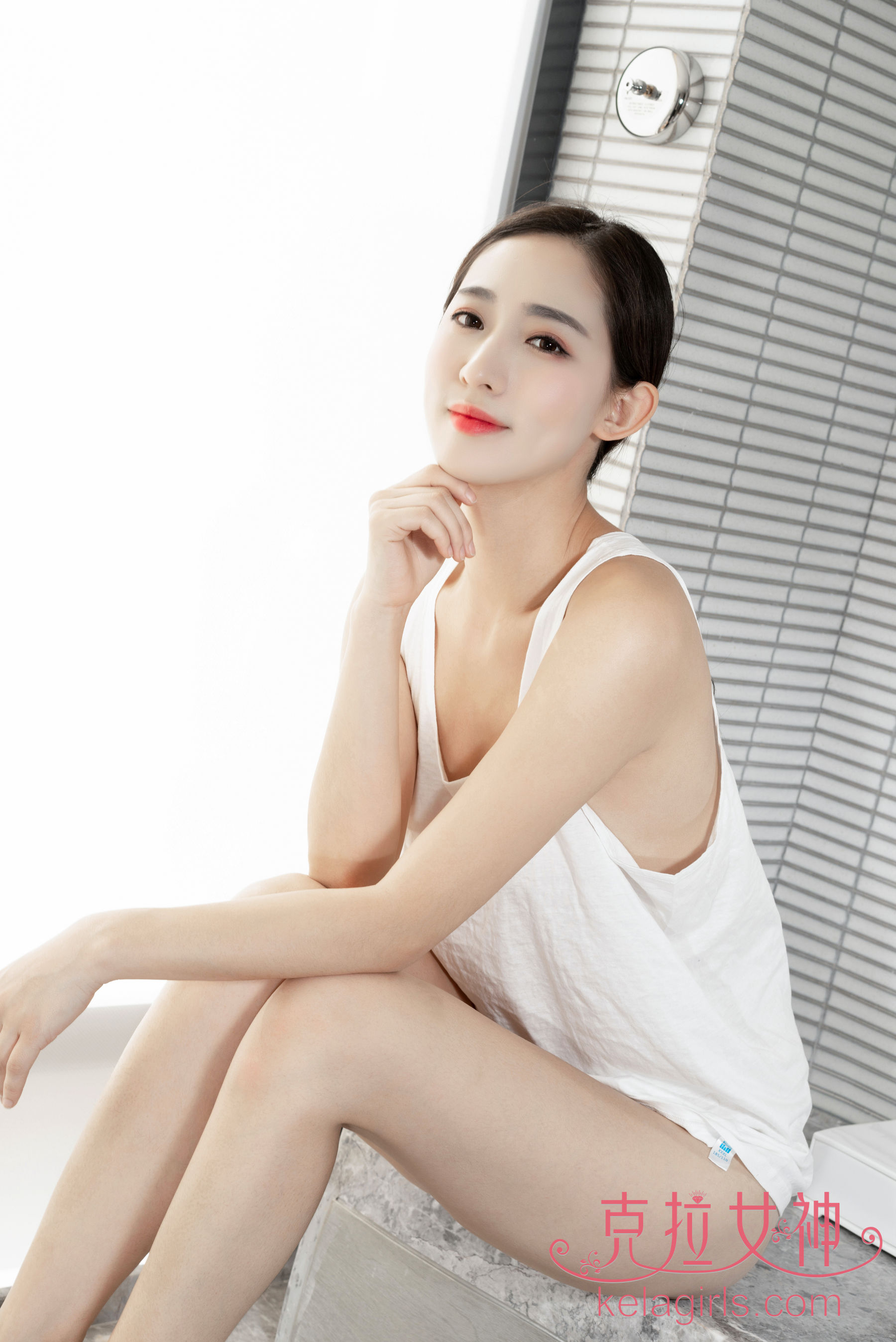 [克拉女神Kelagirls]  姜璐 宽松白背心