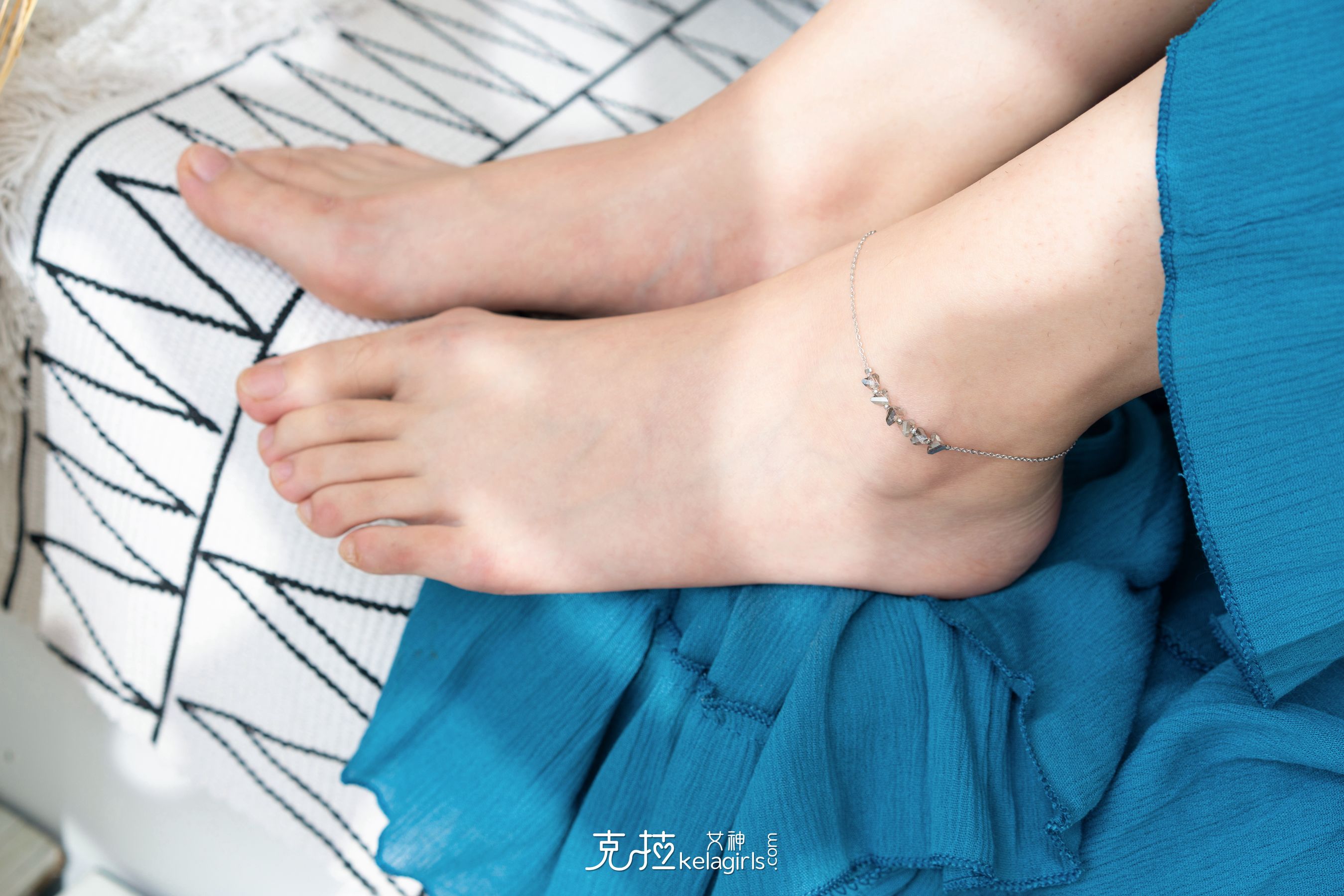 [克拉女神Kelagirls]  楚楚 嫩足配美链