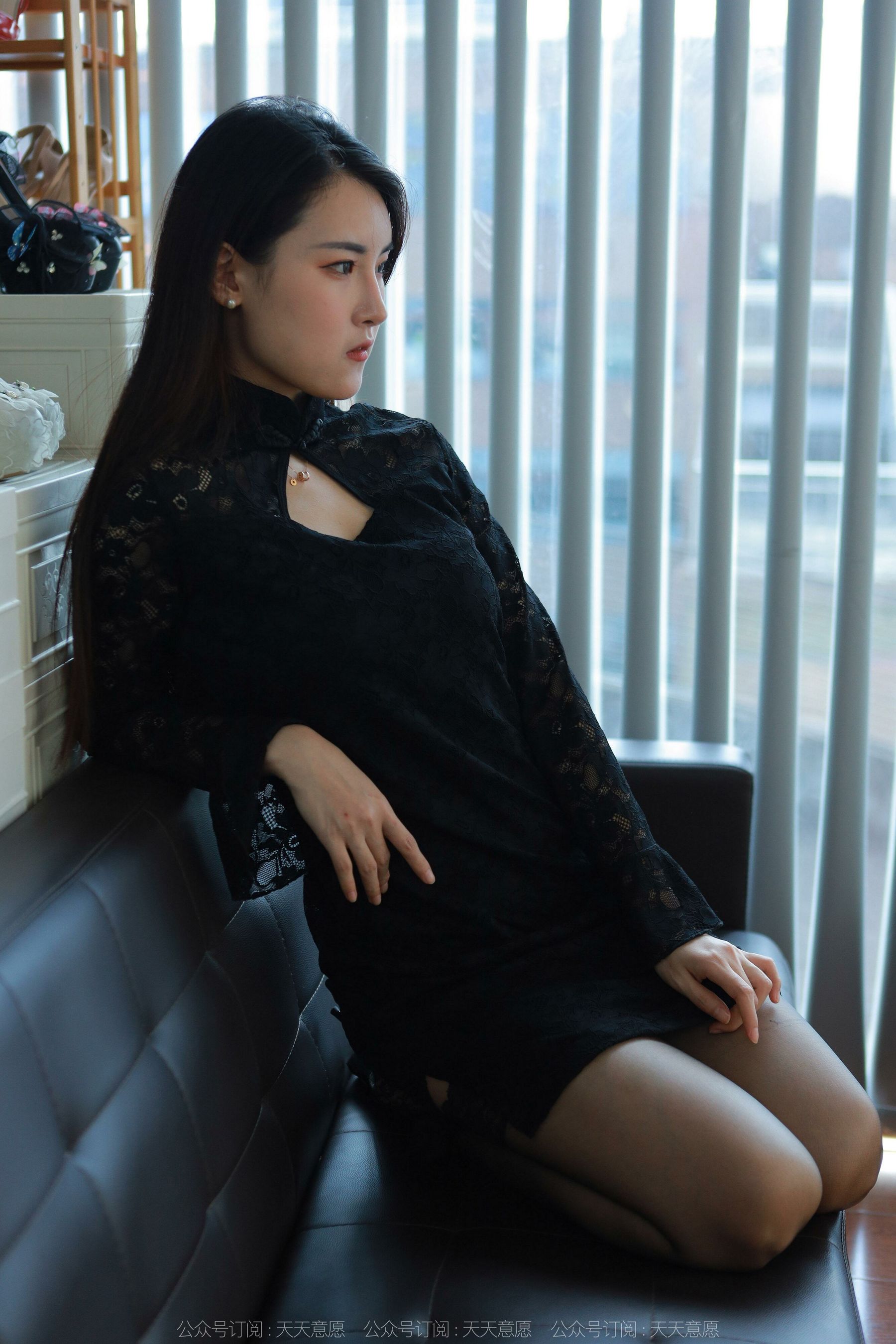 [异思趣向IESS] 模特：小宝 《半筒嘿丝》