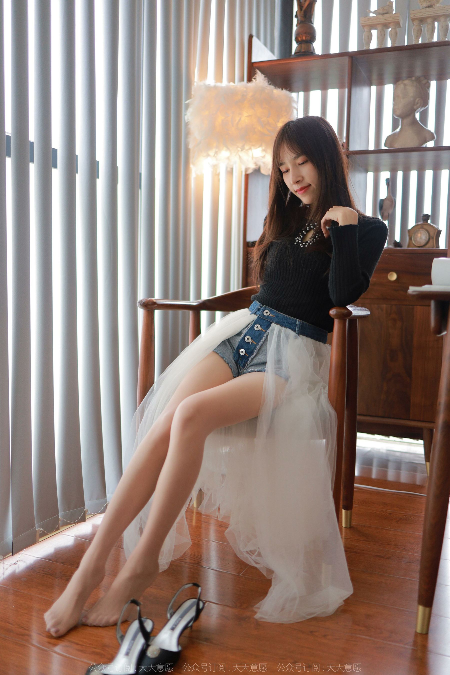 [异思趣向IESS] 模特：美子 《女追男隔层纱》