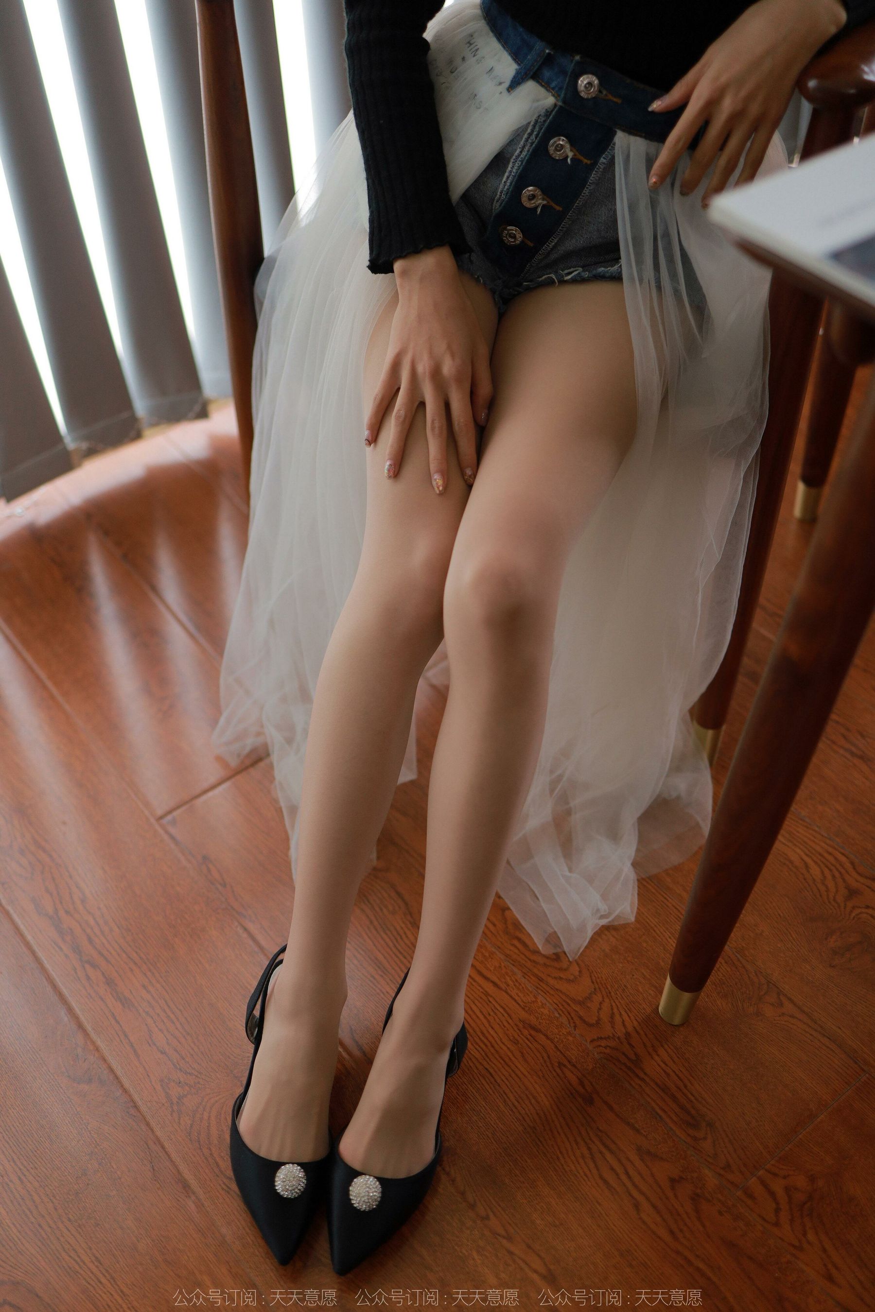[异思趣向IESS] 模特：美子 《女追男隔层纱》